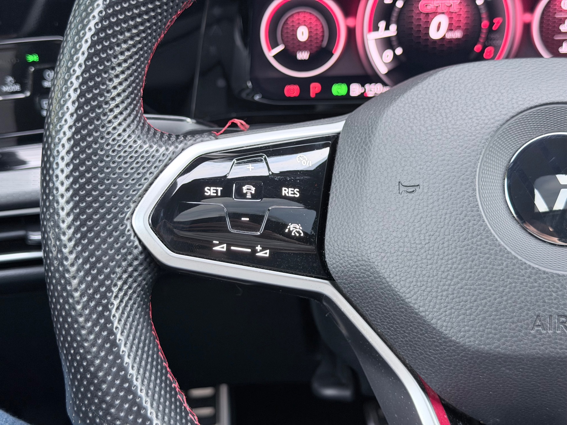 Volkswagen Golf 2.0 TSI GTI Clubsport 45 Akra (2022), foto 14