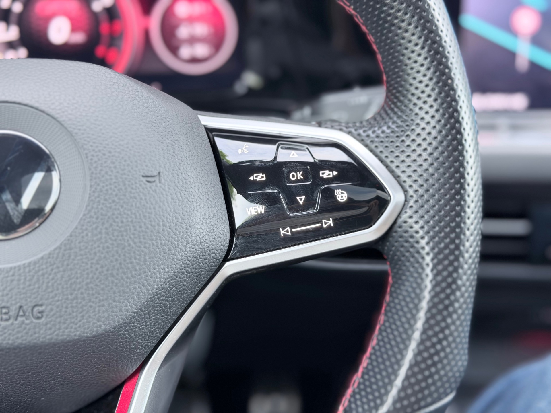 Volkswagen Golf 2.0 TSI GTI Clubsport 45 Akra (2022), foto 15