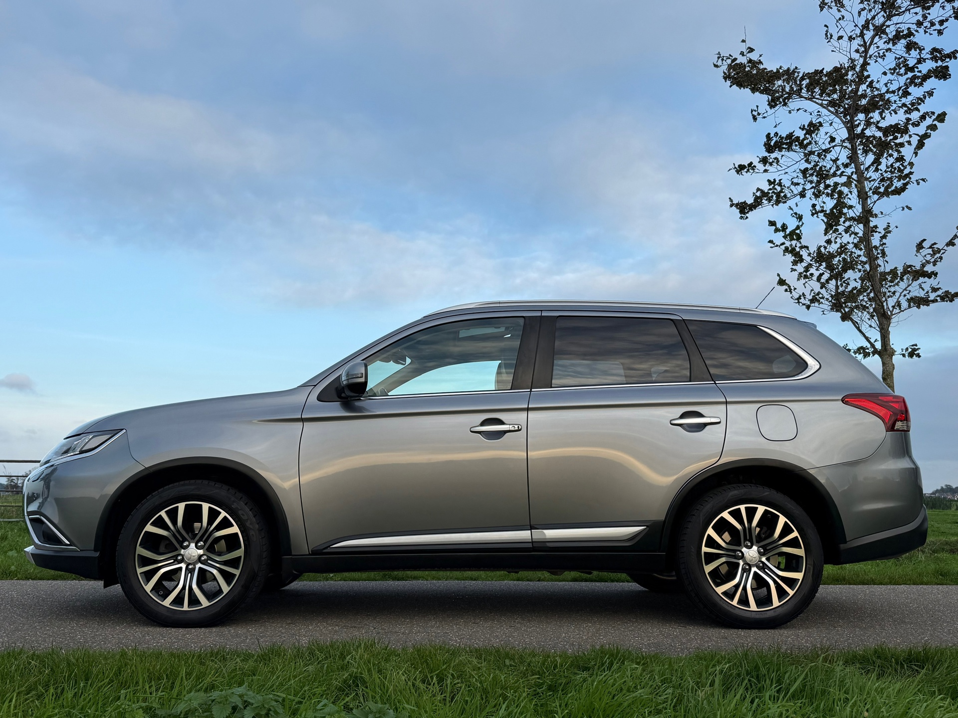 Mitsubishi Outlander 2.0 Instyle 4WD (2016), foto 2
