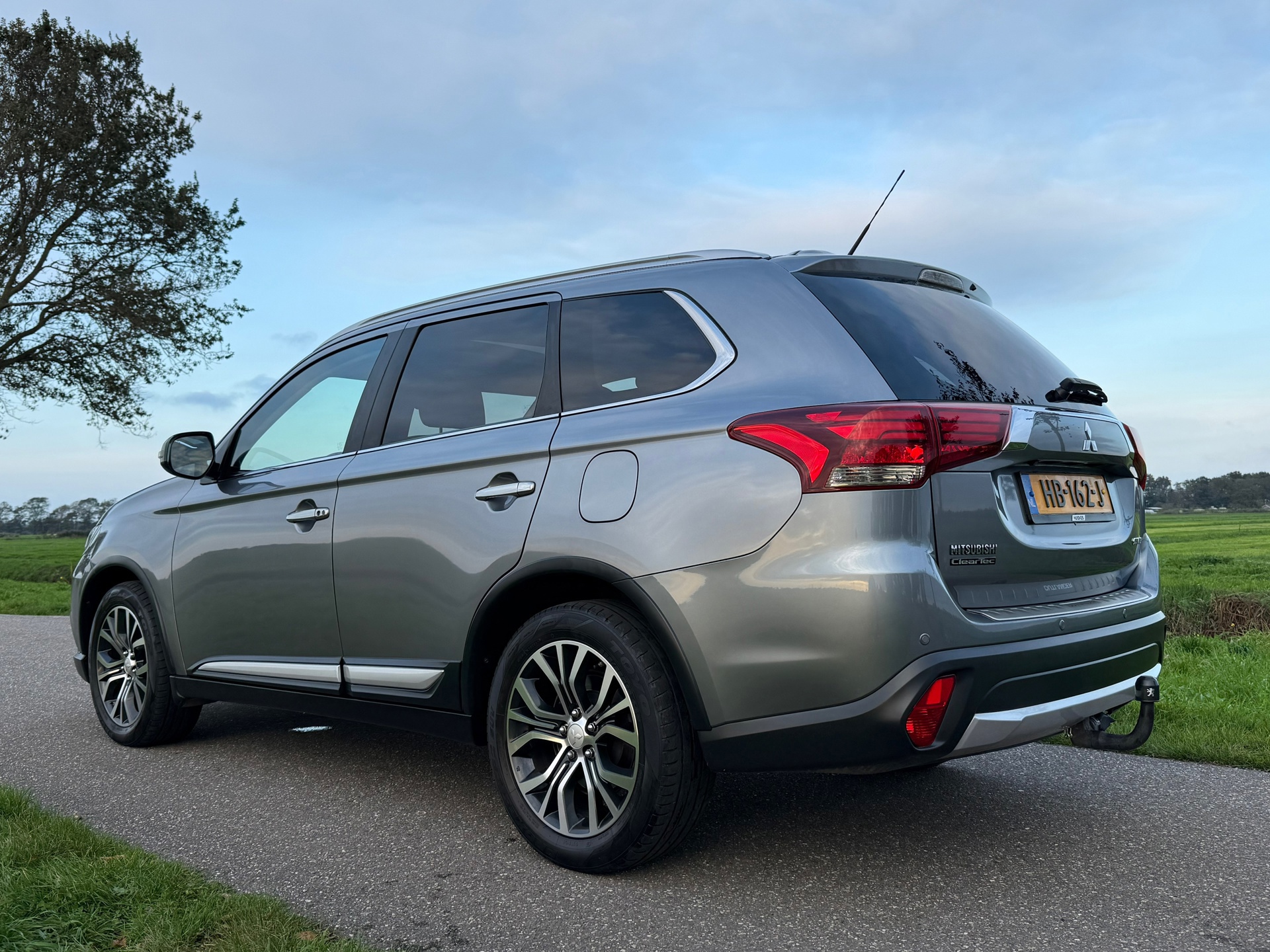 Mitsubishi Outlander 2.0 Instyle 4WD (2016), foto 3