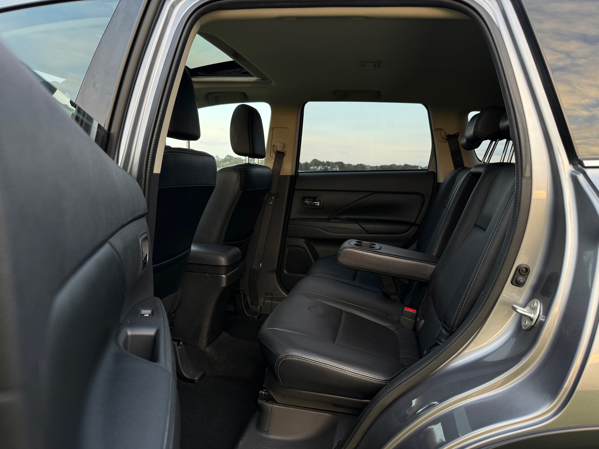Mitsubishi Outlander 2.0 Instyle 4WD (2016), foto 8