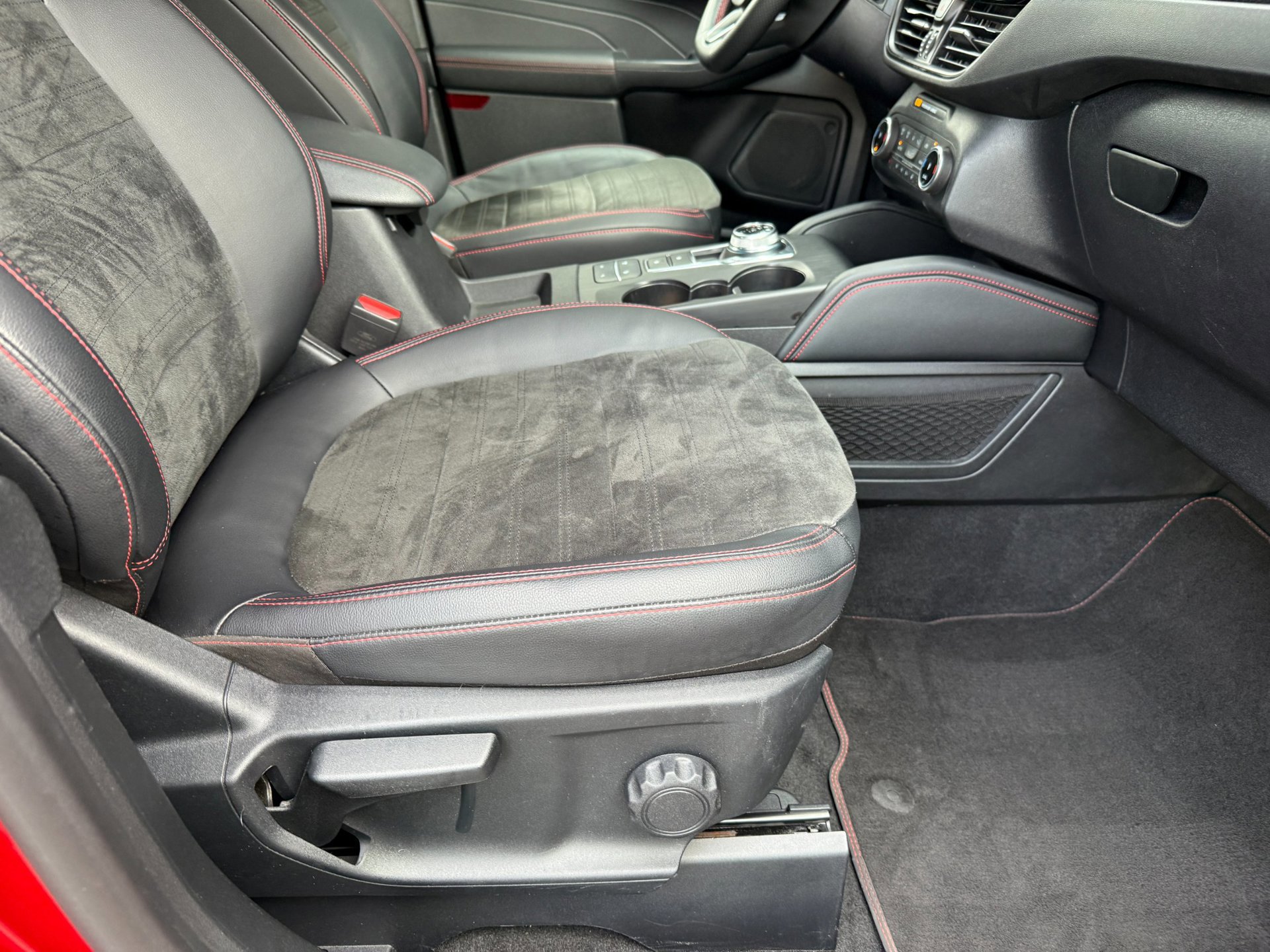 Ford Kuga 2.5 PHEV ST-Line X (2024), foto 26