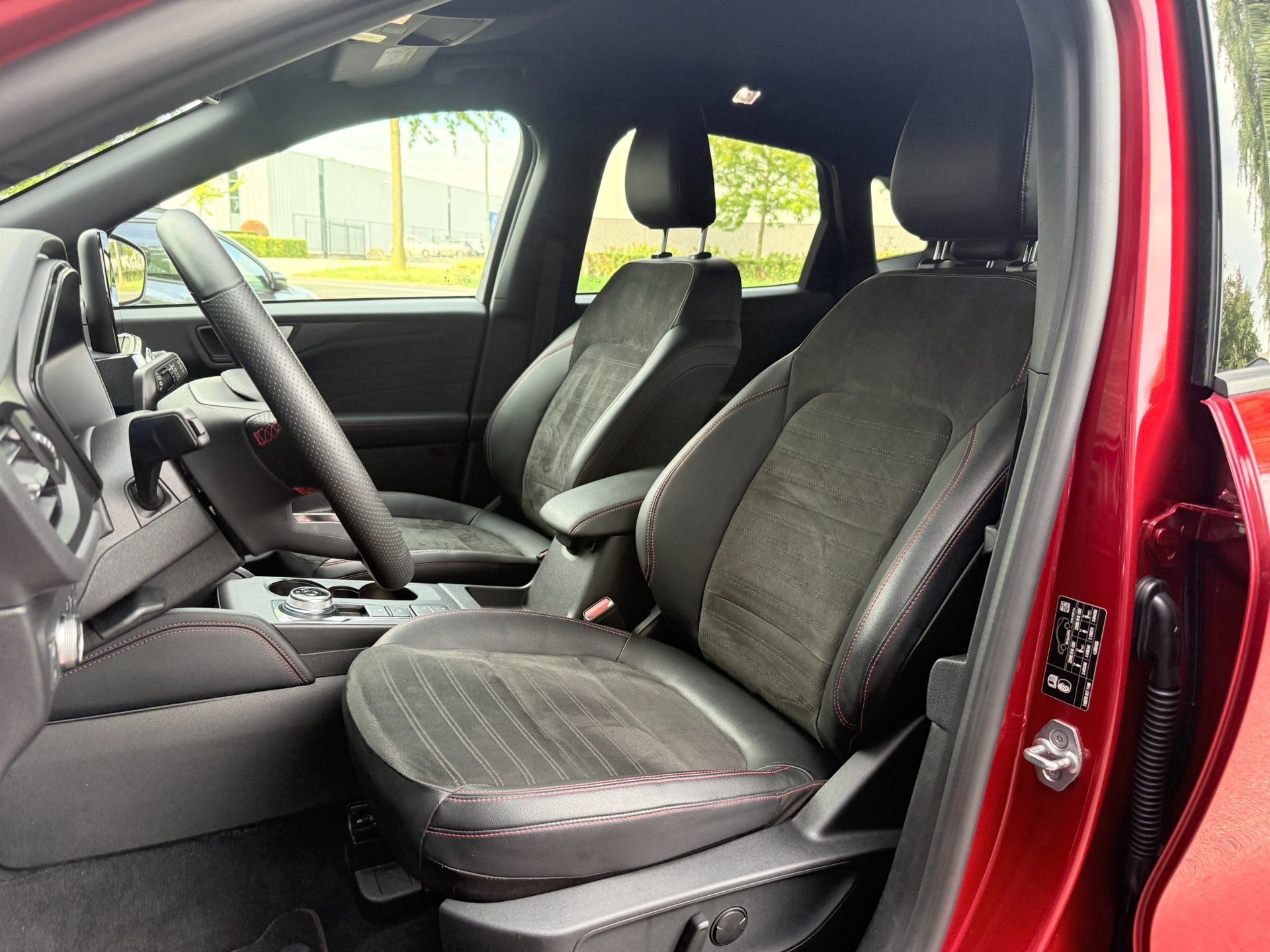 Ford Kuga 2.5 PHEV ST-Line X (2024), foto 9