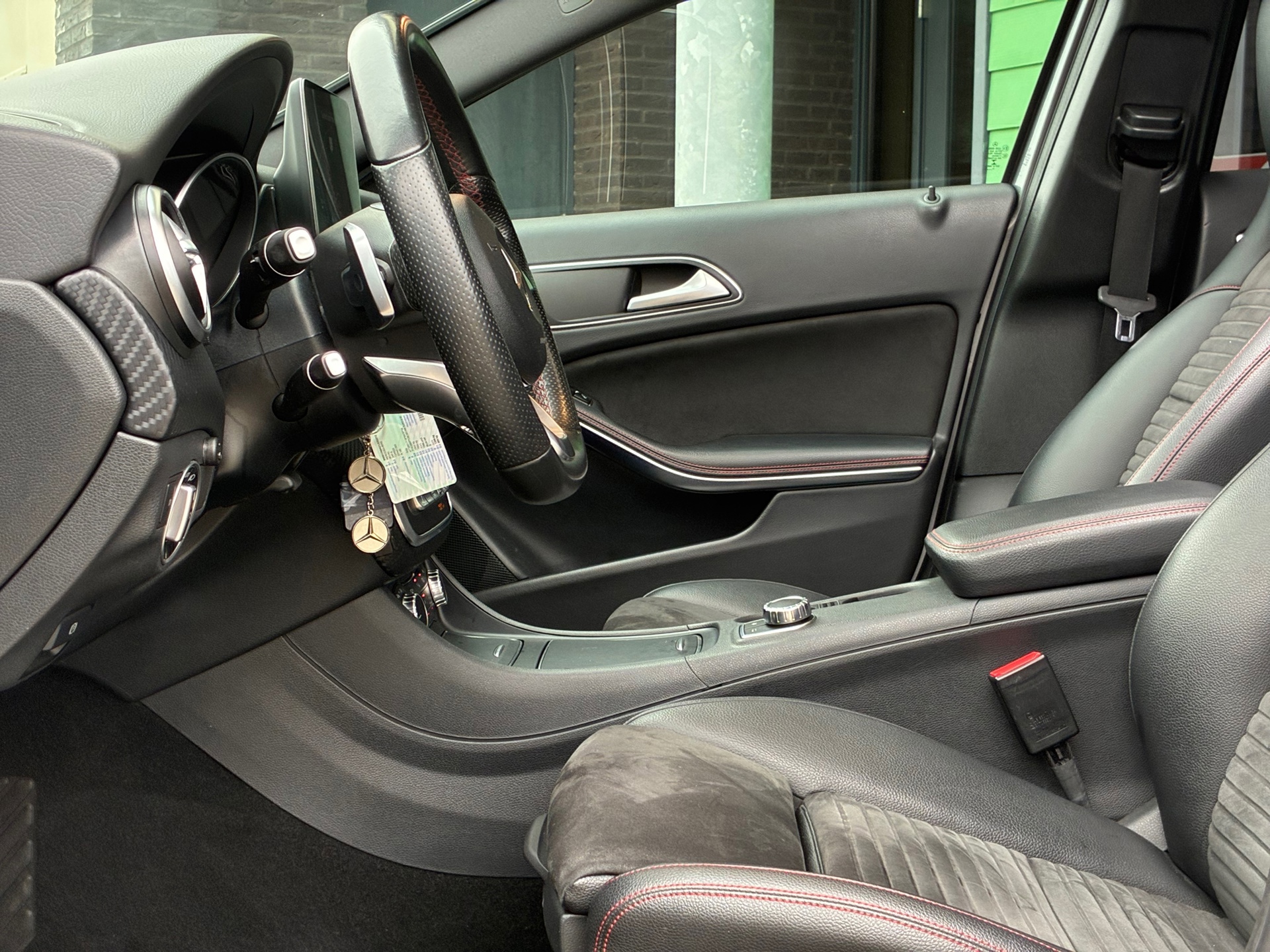 Mercedes-Benz A-klasse 180 AMG Night Edition (2016), foto 14