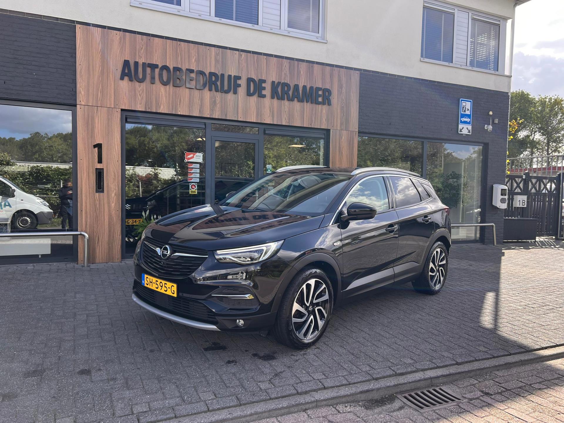 Opel Grandland X 1.2 Turbo Innovation (2018), foto 2