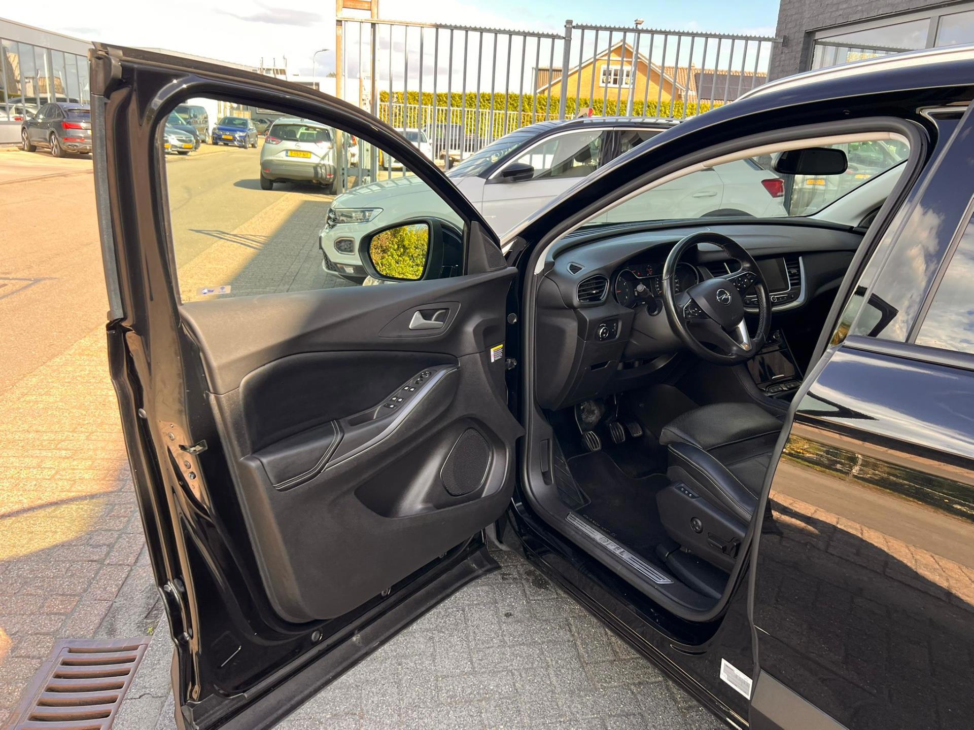 Opel Grandland X 1.2 Turbo Innovation (2018), foto 3