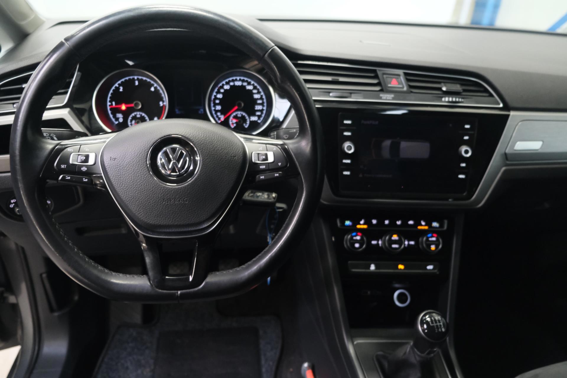Volkswagen Touran 1.6 TDI - Grijskenteken, Airco, Cruise, Navi, PDC, Camera, Trekhaak. (2018), foto 13