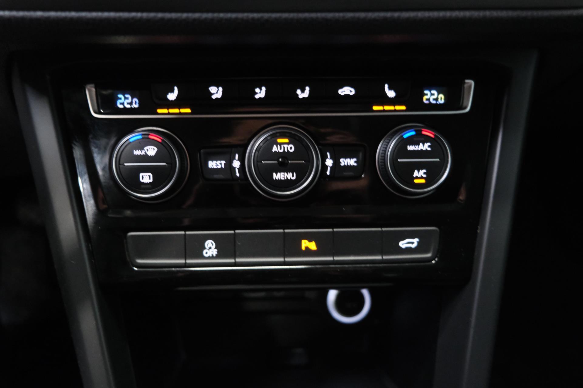 Volkswagen Touran 1.6 TDI - Grijskenteken, Airco, Cruise, Navi, PDC, Camera, Trekhaak. (2018), foto 14