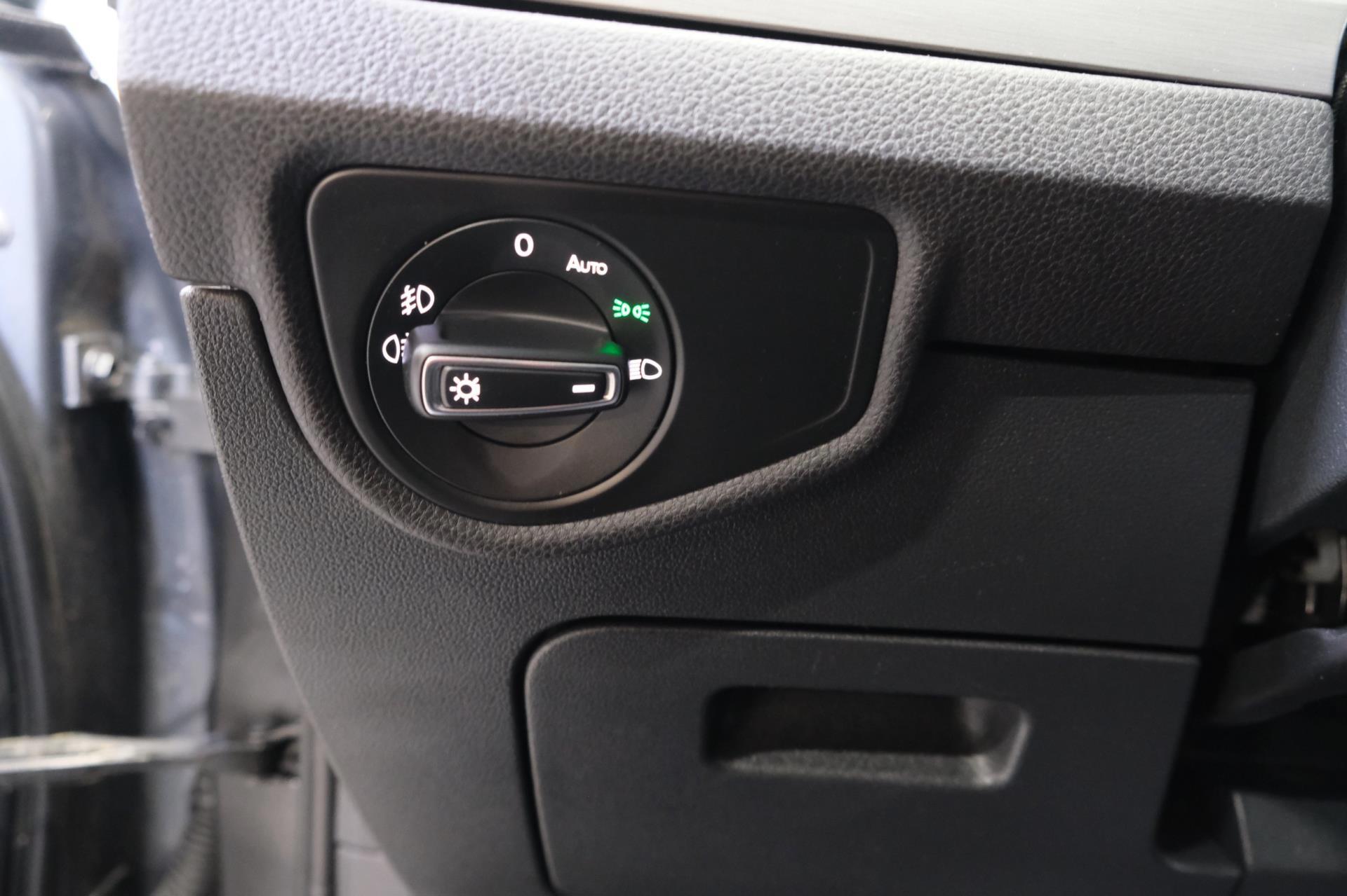 Volkswagen Touran 1.6 TDI - Grijskenteken, Airco, Cruise, Navi, PDC, Camera, Trekhaak. (2018), foto 23