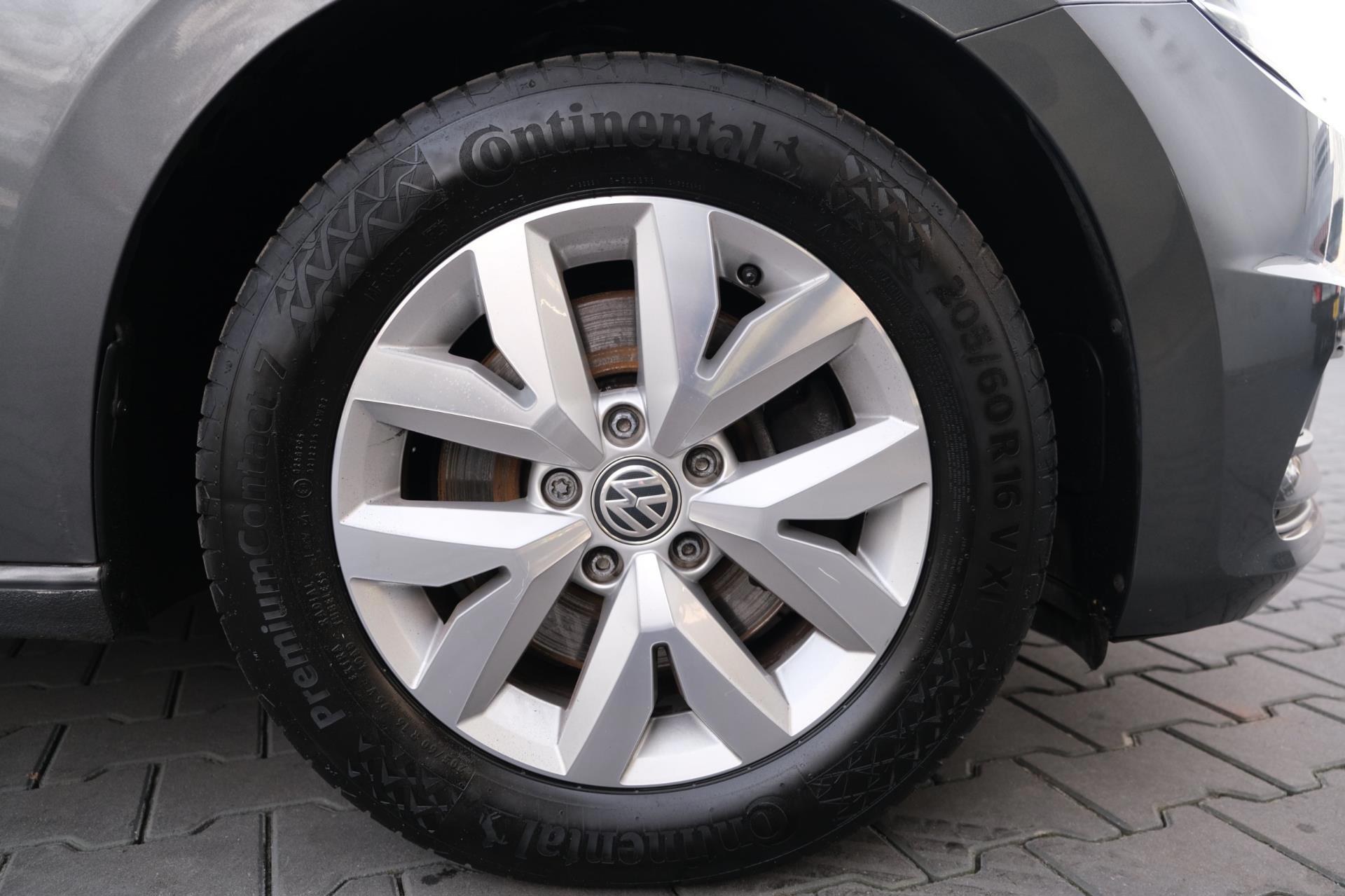 Volkswagen Touran 1.6 TDI - Grijskenteken, Airco, Cruise, Navi, PDC, Camera, Trekhaak. (2018), foto 24