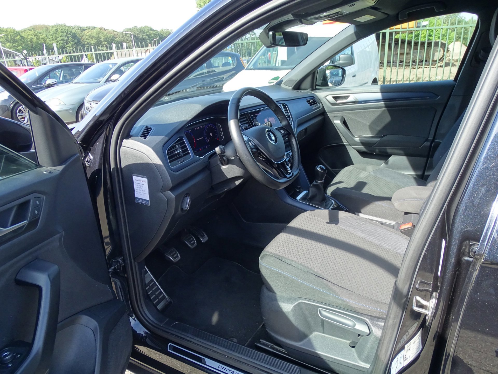 Volkswagen T-Roc 1.0 TSI Style Business (2021), foto 7