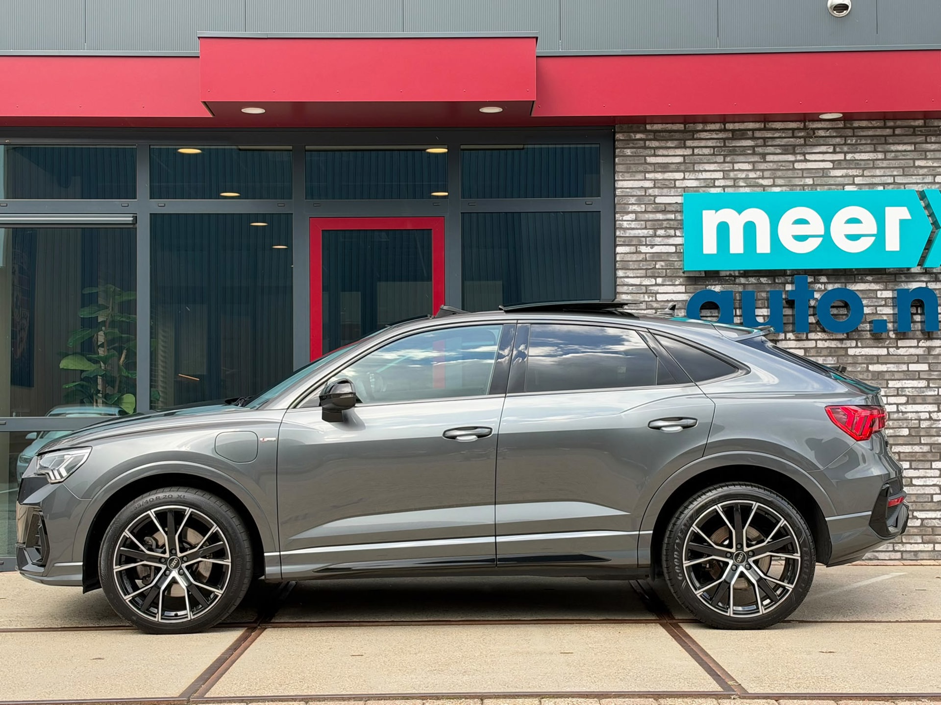 Audi Q3 Sportback 45 TFSIe 3x S-LINE (2023), foto 12