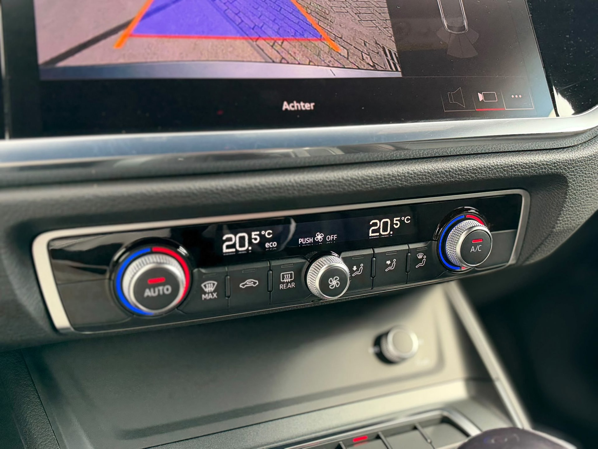 Audi Q3 Sportback 45 TFSIe 3x S-LINE (2023), foto 15