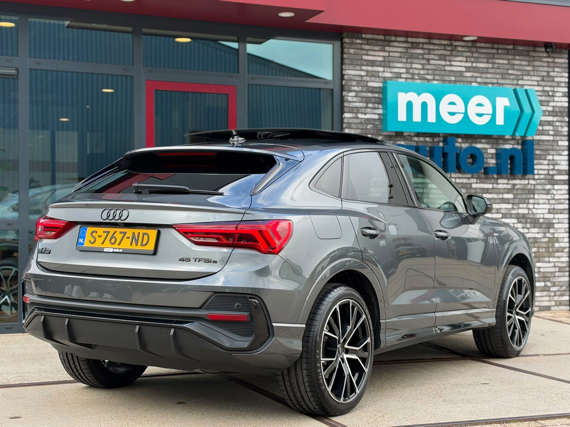 Audi Q3 Sportback 45 TFSIe 3x S-LINE (2023), foto 3