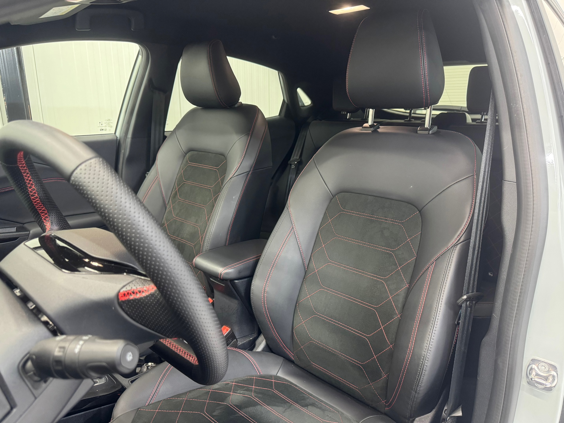 Ford Puma 1.0 EcoBoost Hybrid ST-Line X (2026), foto 27