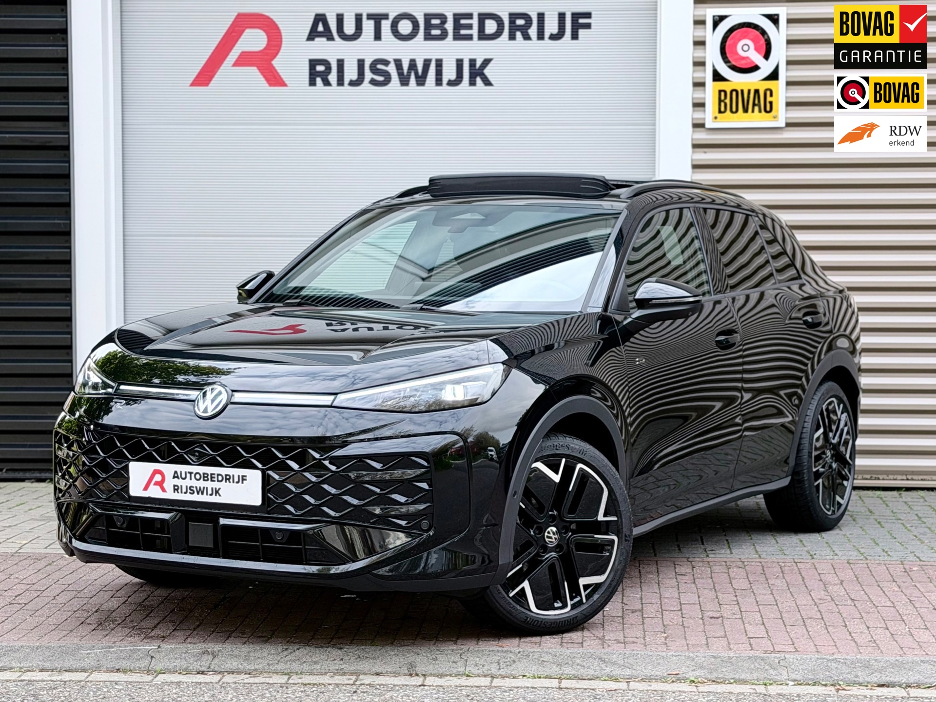 Volkswagen T-Roc 1.5 eTSI R-Line (2026), foto 1
