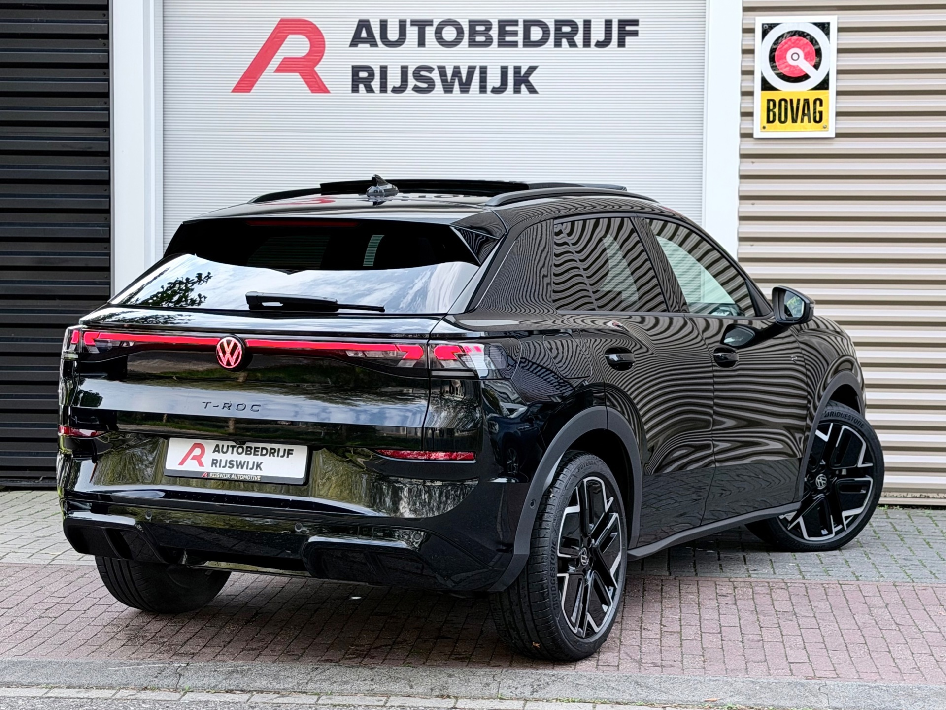 Volkswagen T-Roc 1.5 eTSI R-Line (2026), foto 4