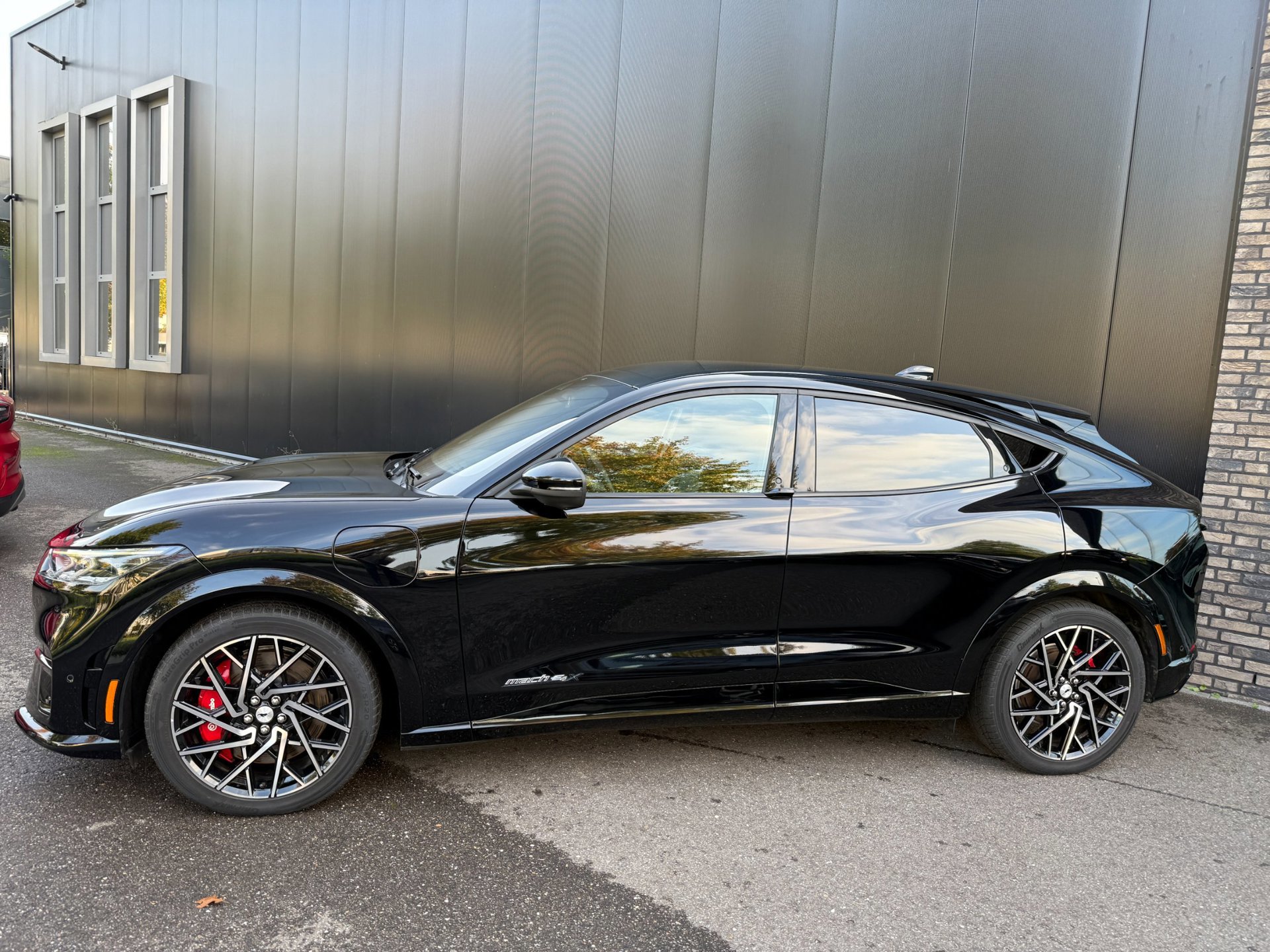 Ford Mustang Mach-E GT Ext 487PK AWD 98 kWh (2024), foto 2