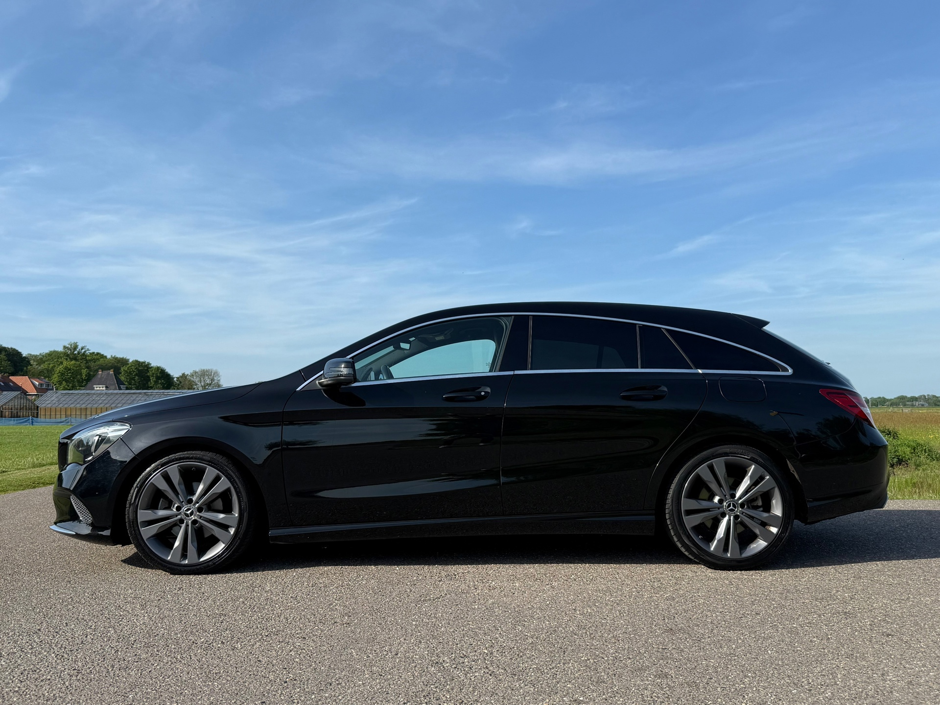 Mercedes-Benz CLA-klasse Shooting Brake 180d Business Solution AMG (2018), foto 2