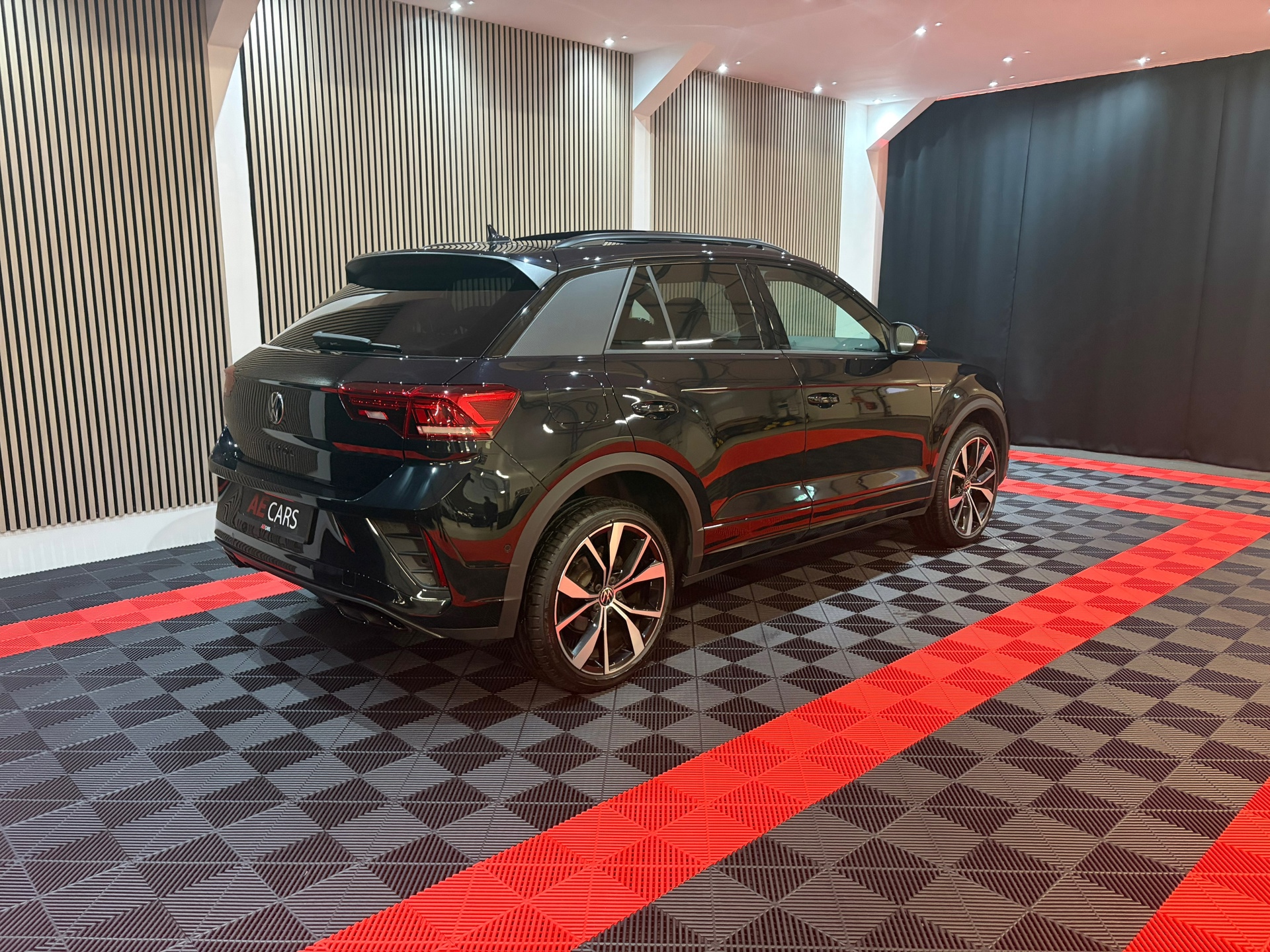 Volkswagen T-Roc 1.5 TSI R-Line Black Pack Edition 2025 (2025), foto 2