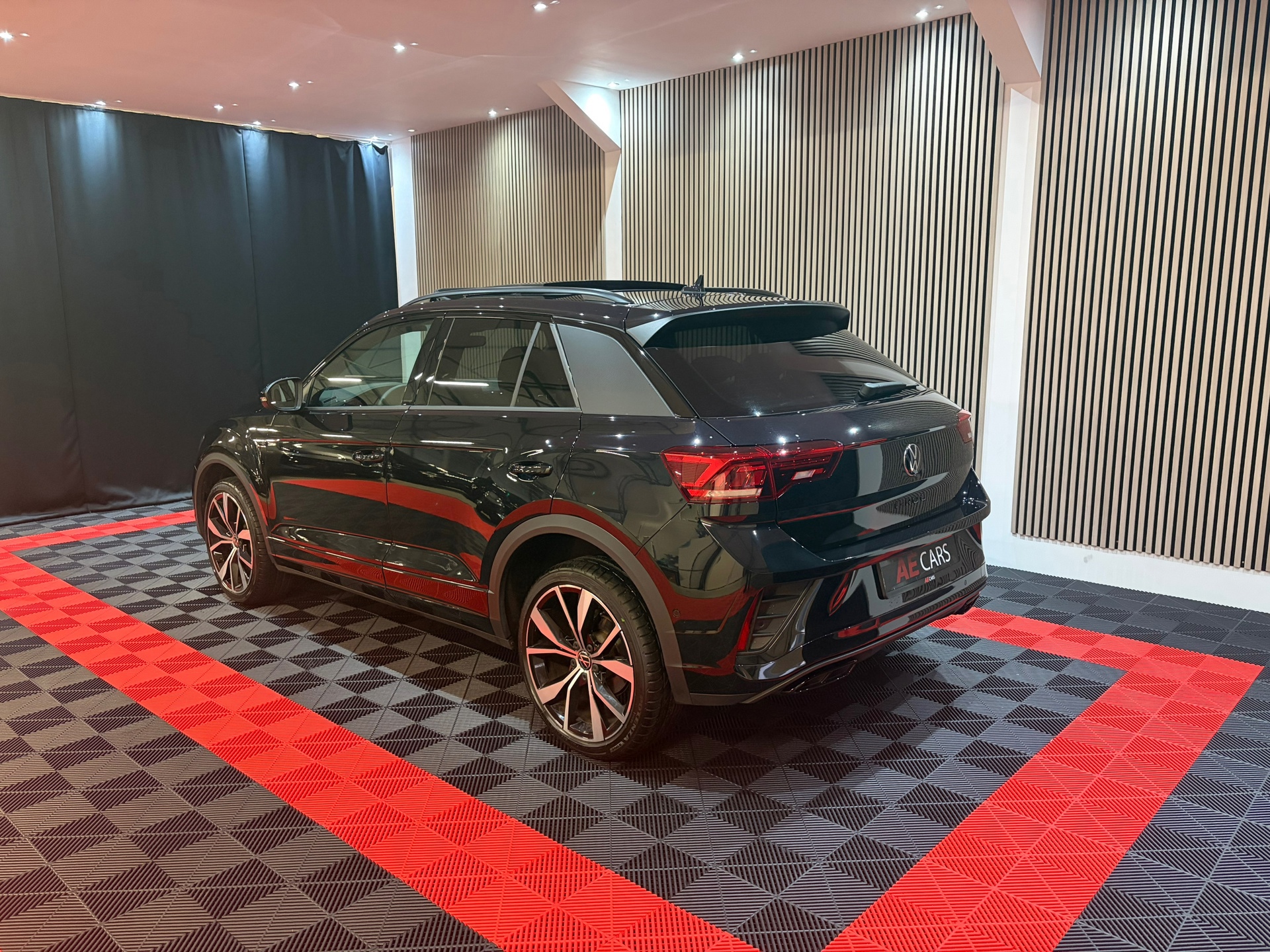 Volkswagen T-Roc 1.5 TSI R-Line Black Pack Edition 2025 (2025), foto 11