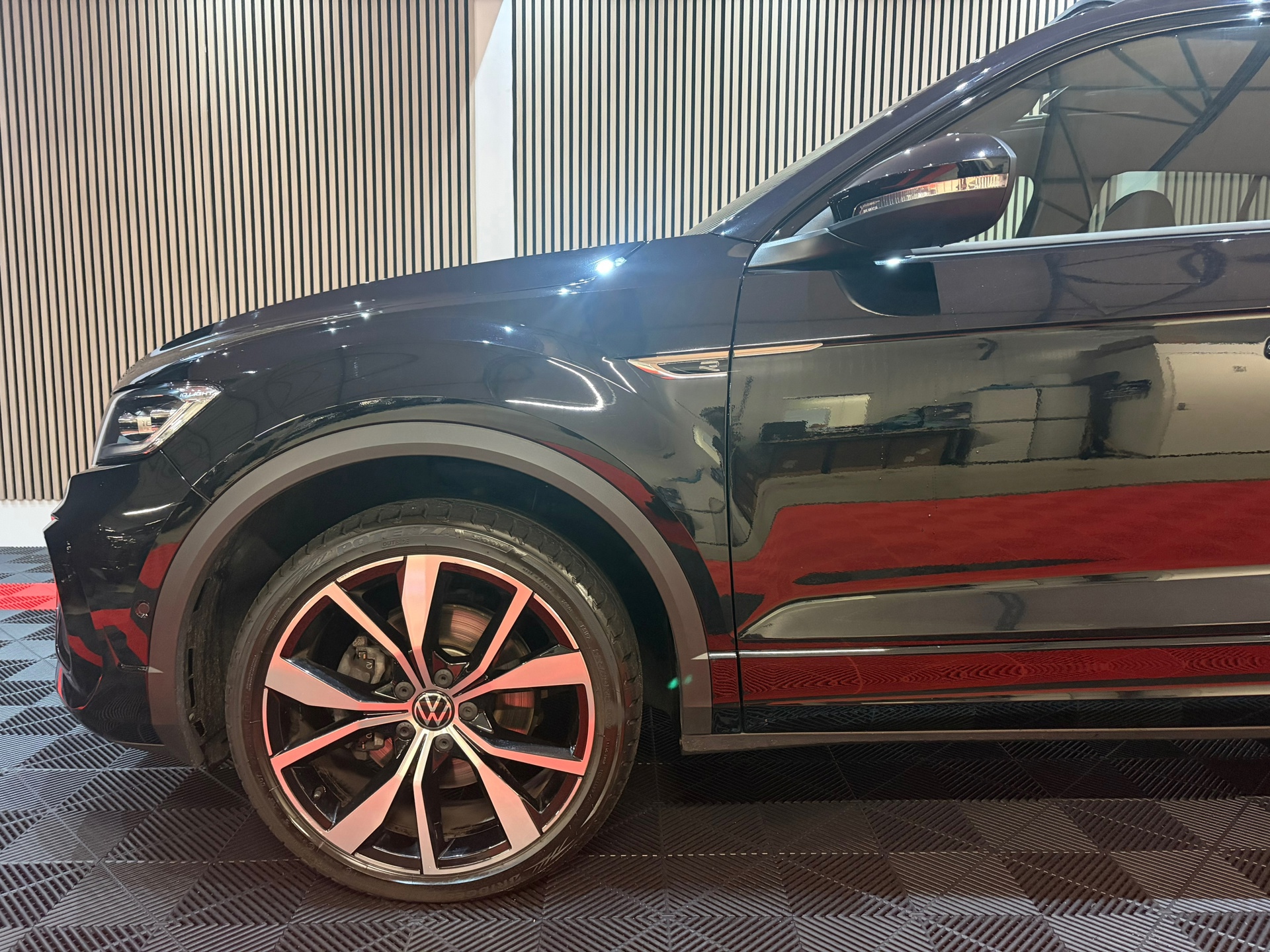 Volkswagen T-Roc 1.5 TSI R-Line Black Pack Edition 2025 (2025), foto 13