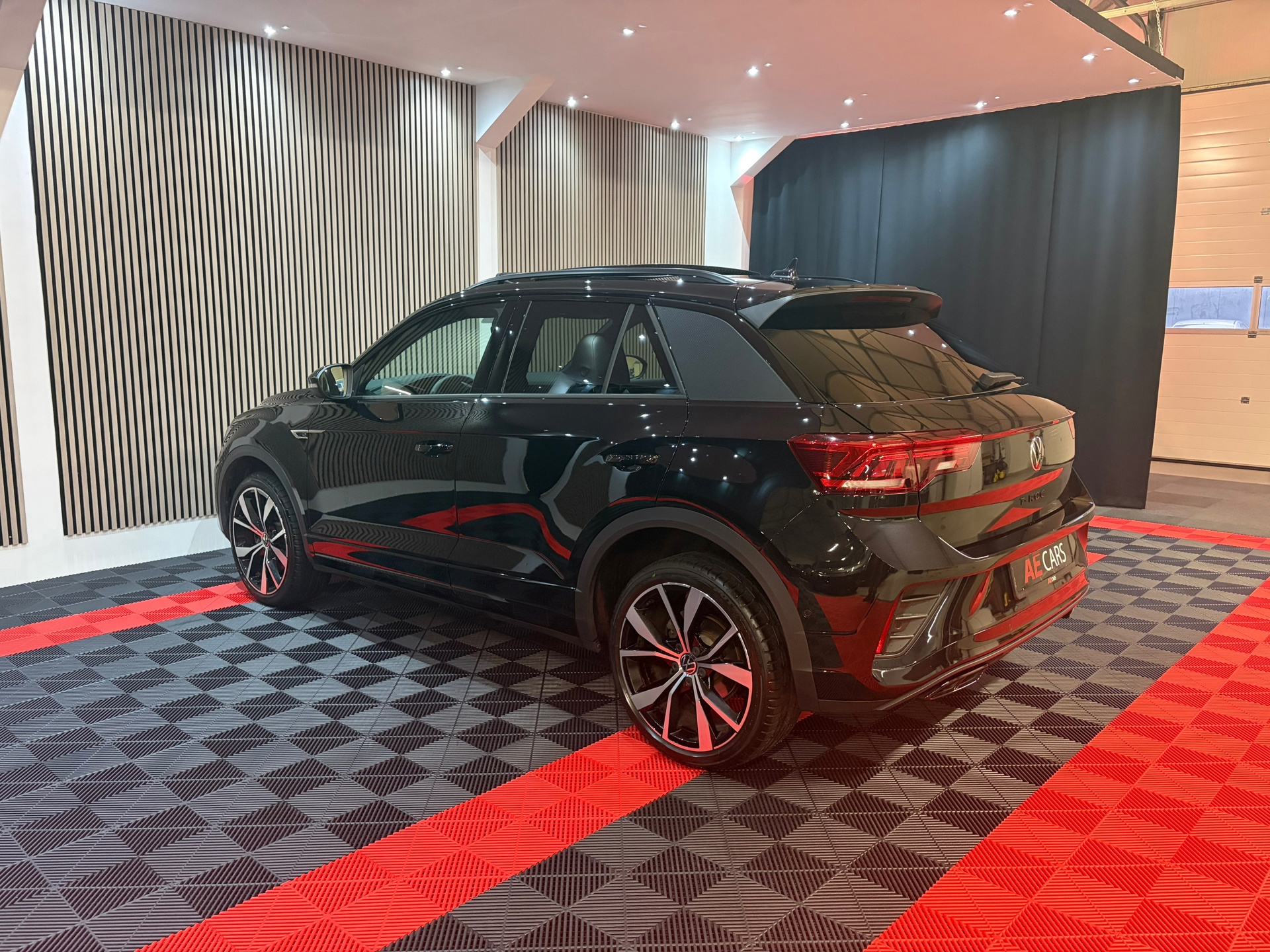 Volkswagen T-Roc 1.5 TSI R-Line Black Pack Edition 2025 (2025), foto 16