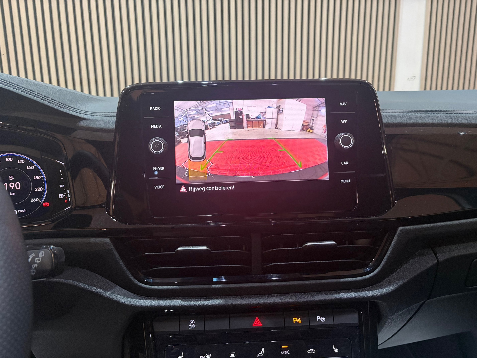 Volkswagen T-Roc 1.5 TSI R-Line Black Pack Edition 2025 (2025), foto 20