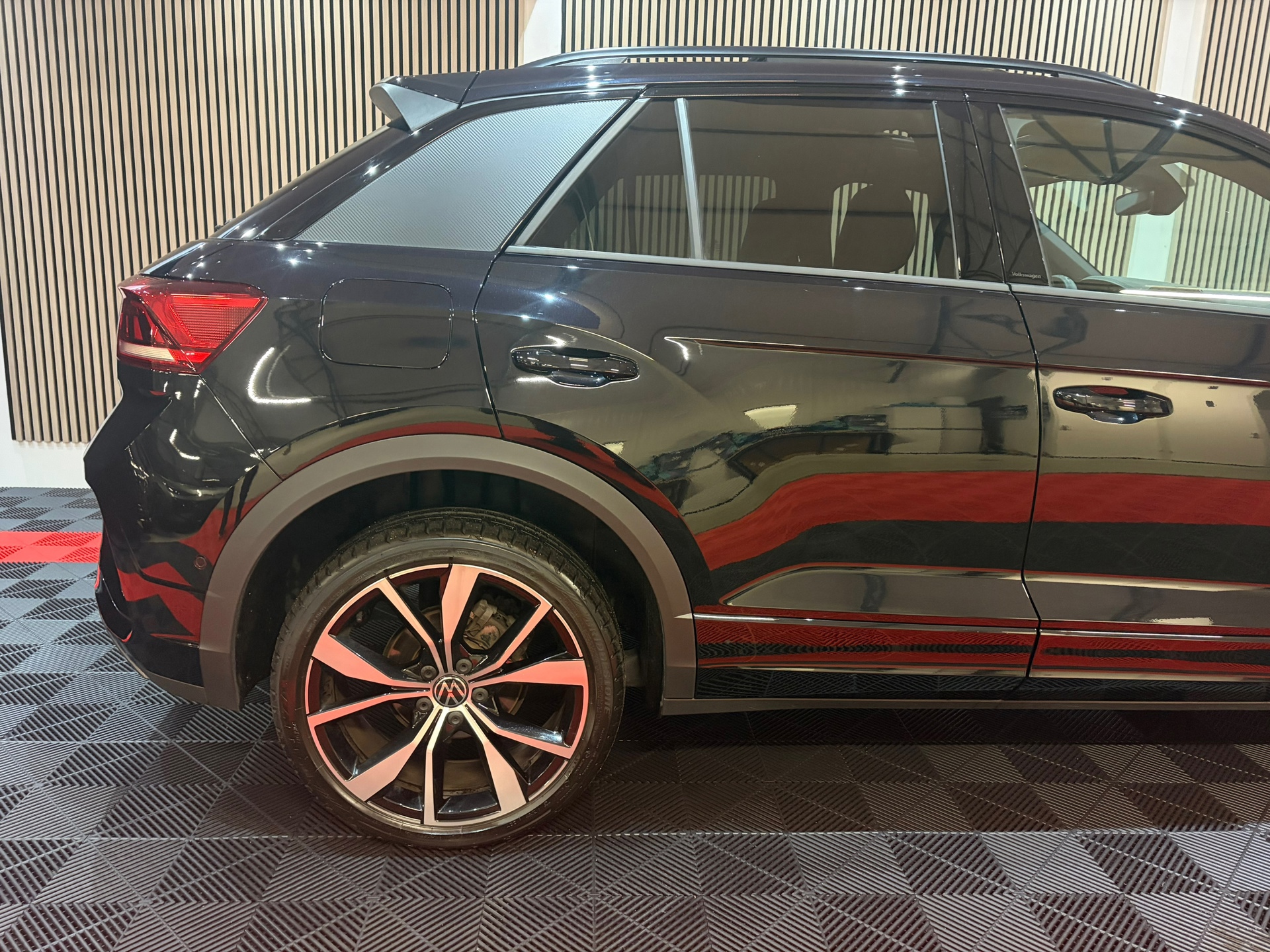 Volkswagen T-Roc 1.5 TSI R-Line Black Pack Edition 2025 (2025), foto 5