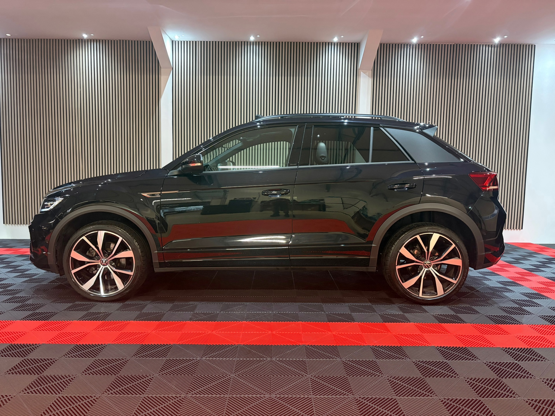 Volkswagen T-Roc 1.5 TSI R-Line Black Pack Edition 2025 (2025), foto 9