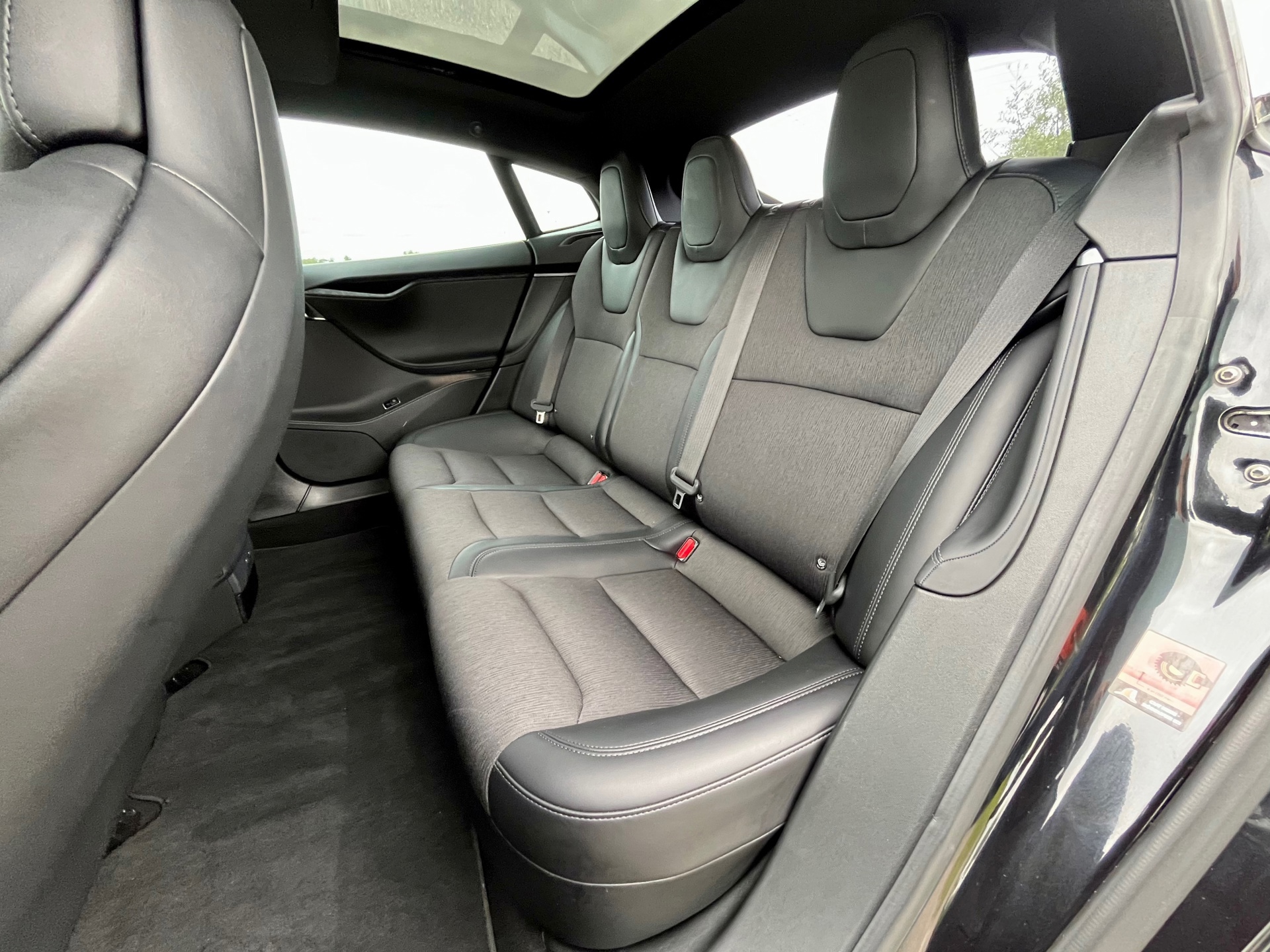 Tesla Model S 100D (2018), foto 27