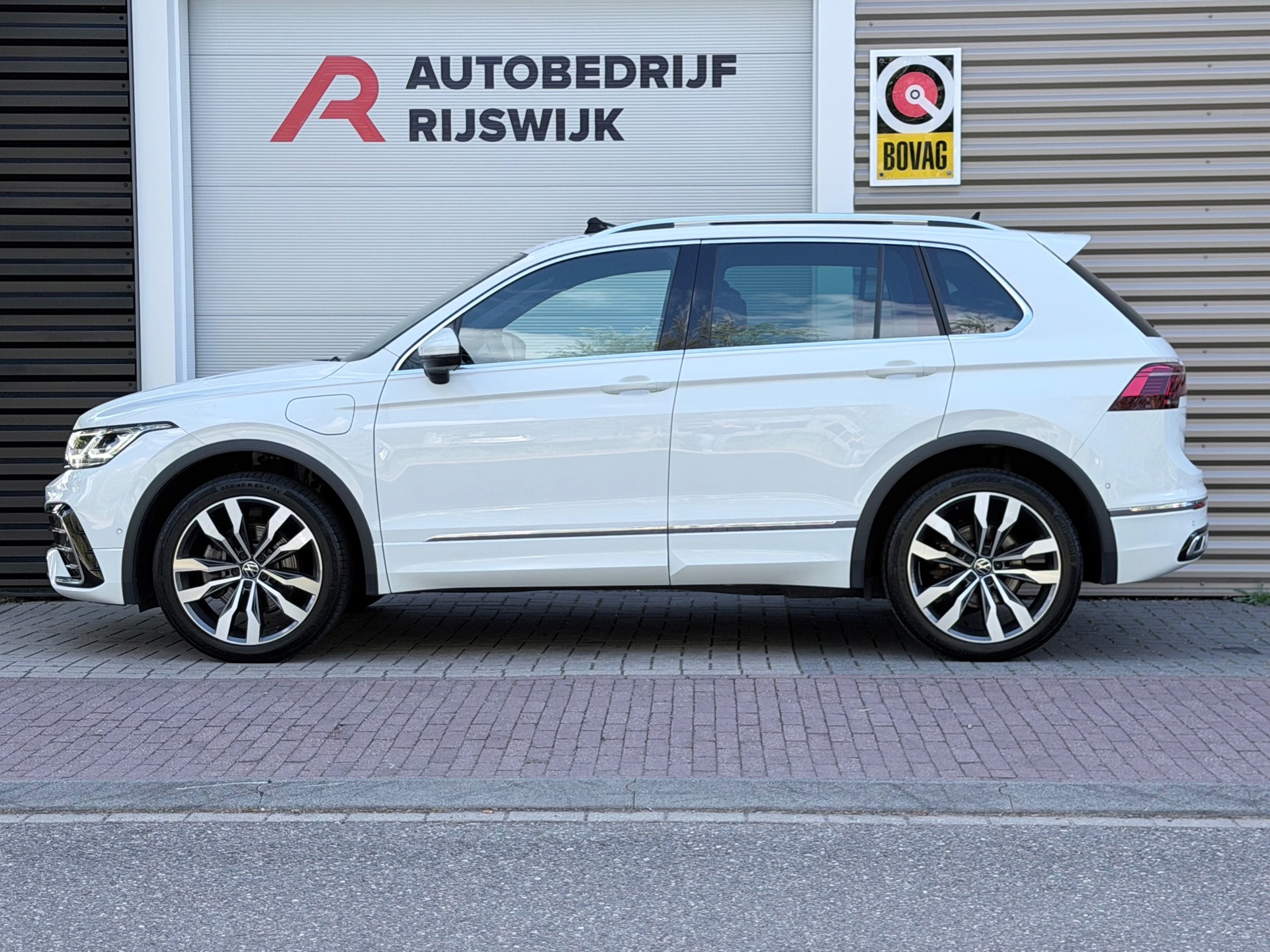 Volkswagen Tiguan 1.4 TSI eHybrid R-Line (2023), foto 2