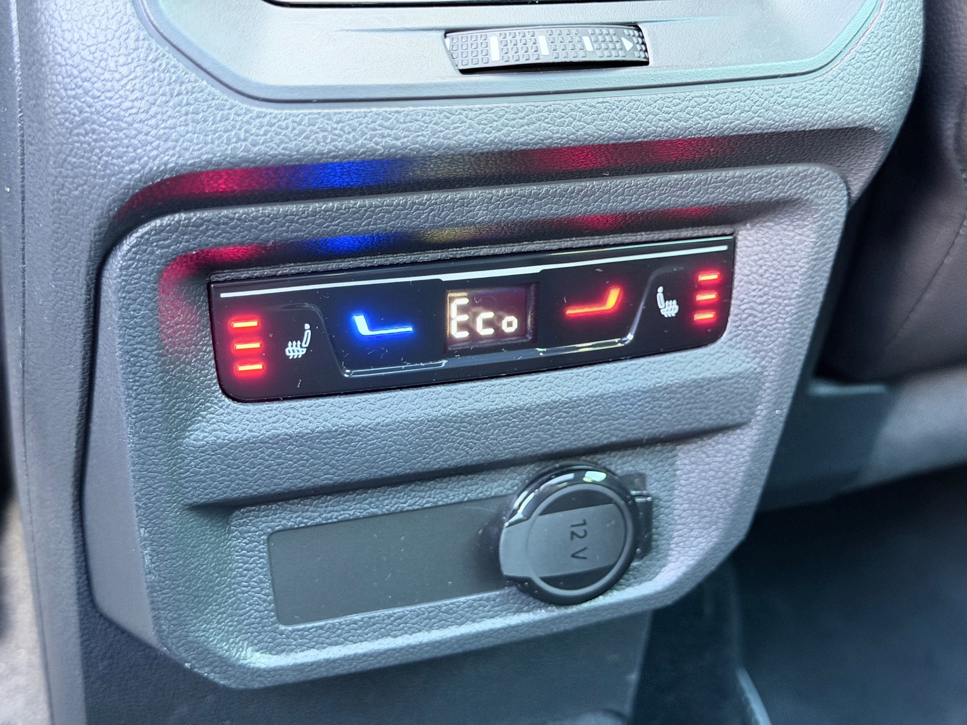 Volkswagen Tiguan 1.4 TSI eHybrid R-Line (2023), foto 10