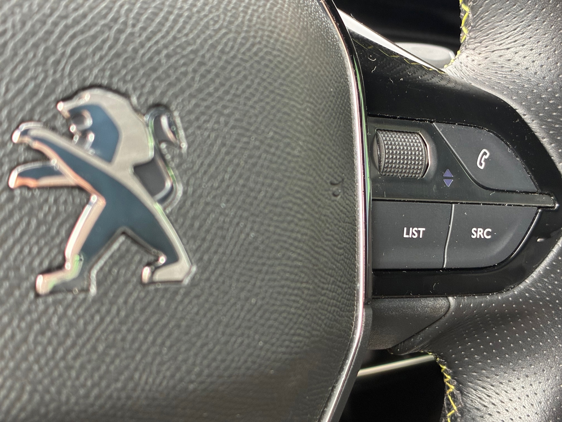 Peugeot 208 1.2 PureTech GT-Line (2020), foto 24