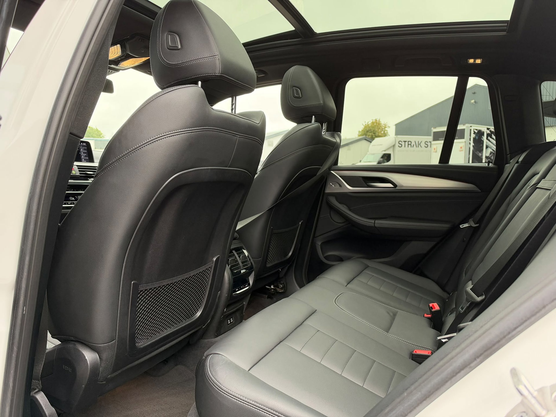 BMW IX3 High Executive 80 kWh (2021), foto 16