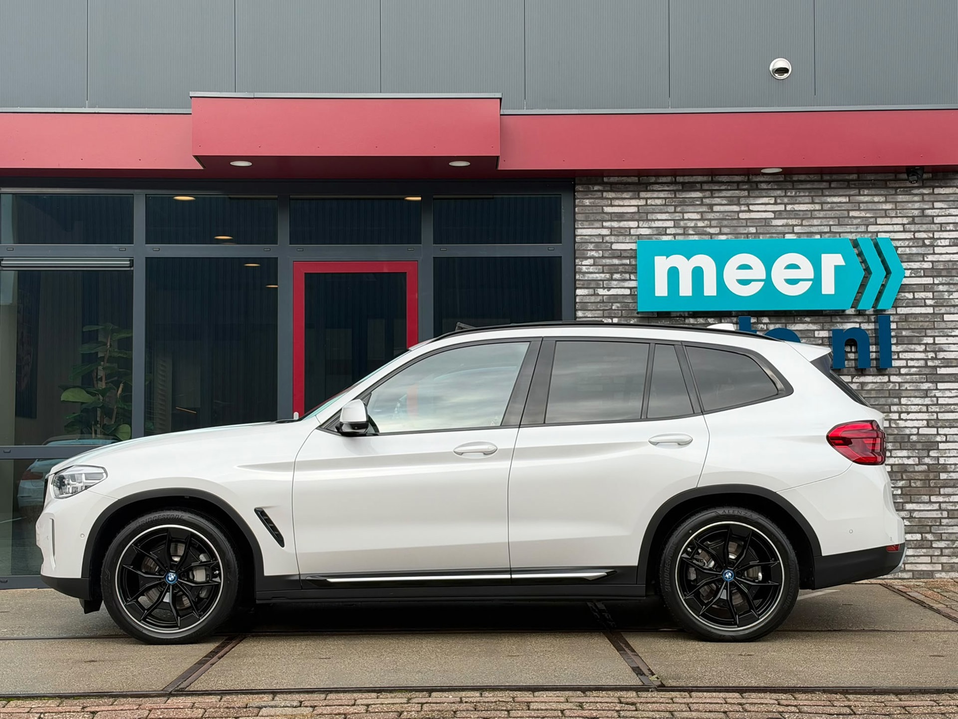 BMW IX3 High Executive 80 kWh (2021), foto 27