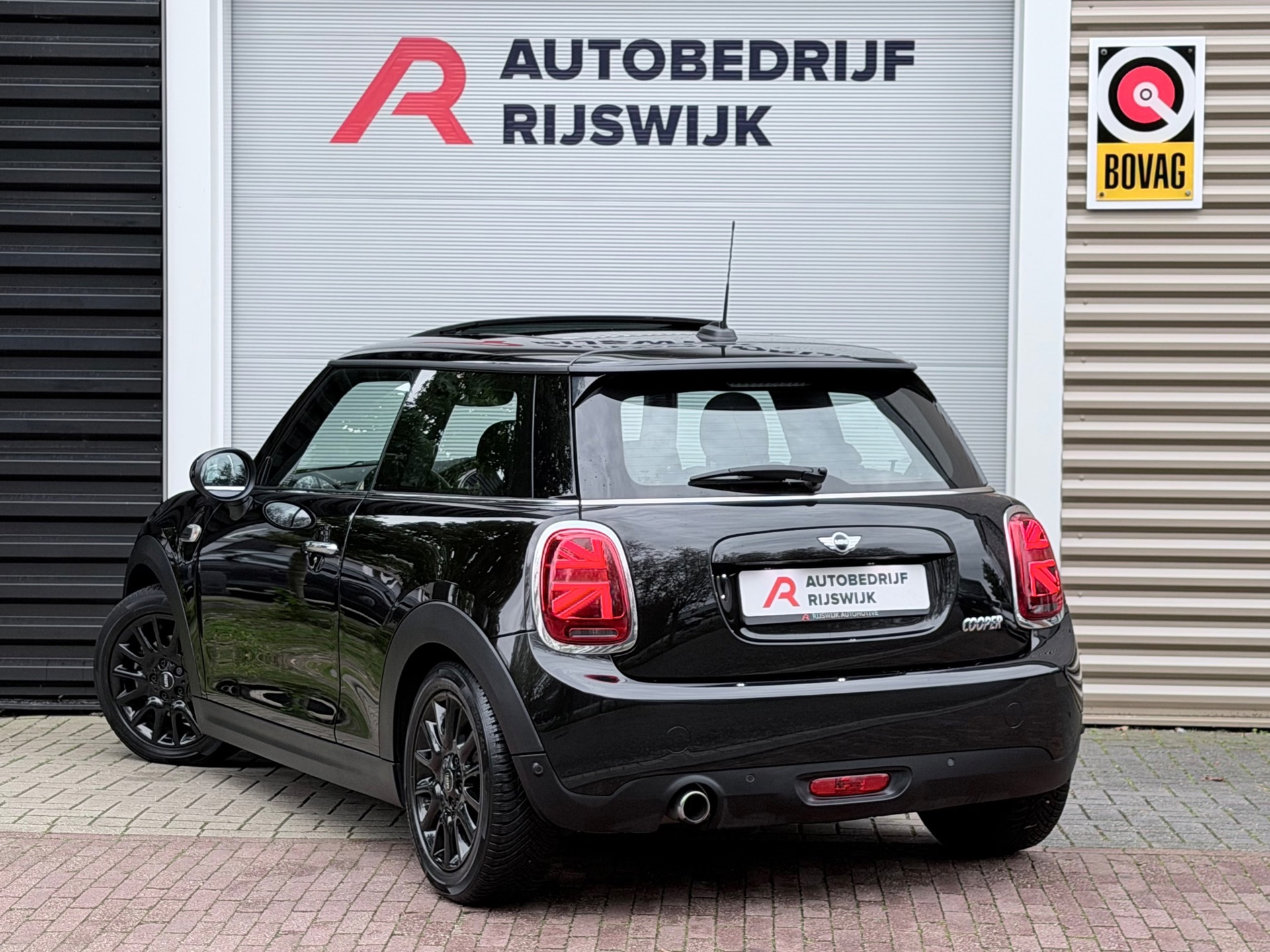 Mini 3-Deurs 1.5 Cooper Chili Business (2018), foto 3