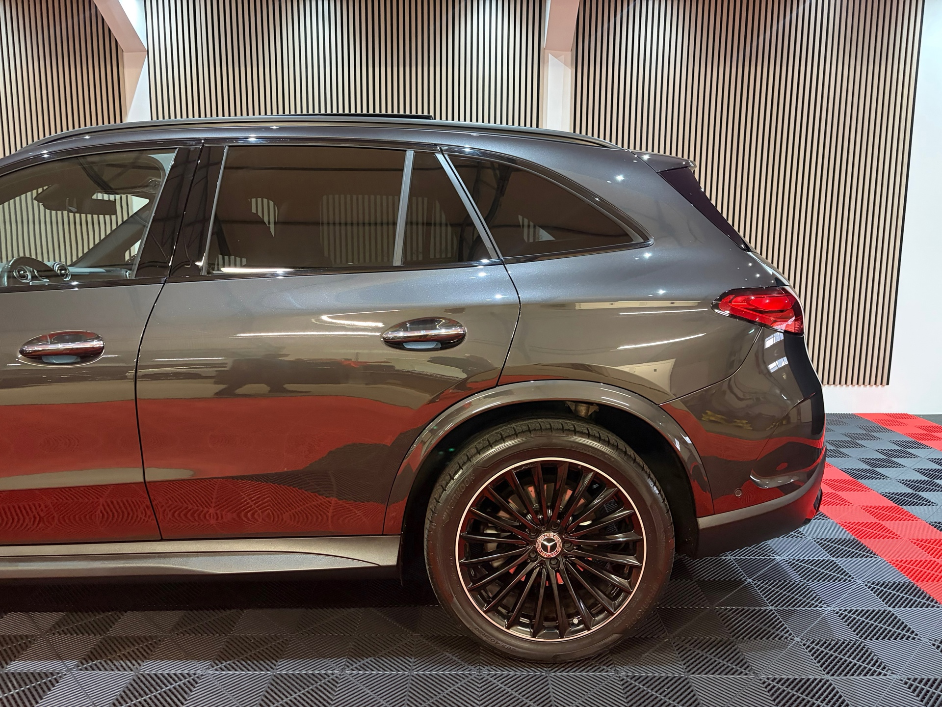 Mercedes-Benz GLC-klasse 300 4MATIC AMG Line (2023), foto 11