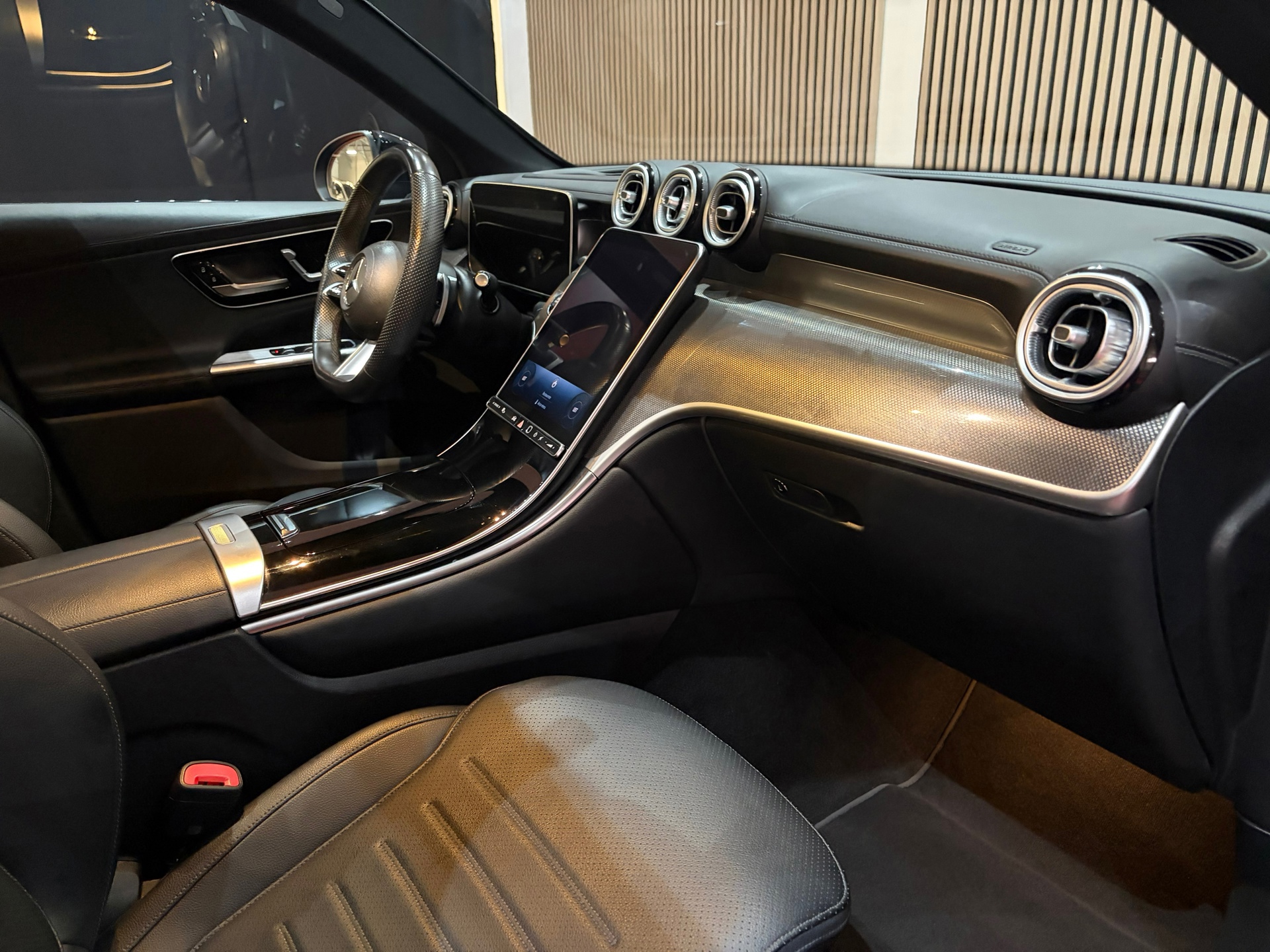 Mercedes-Benz GLC-klasse 300 4MATIC AMG Line (2023), foto 21