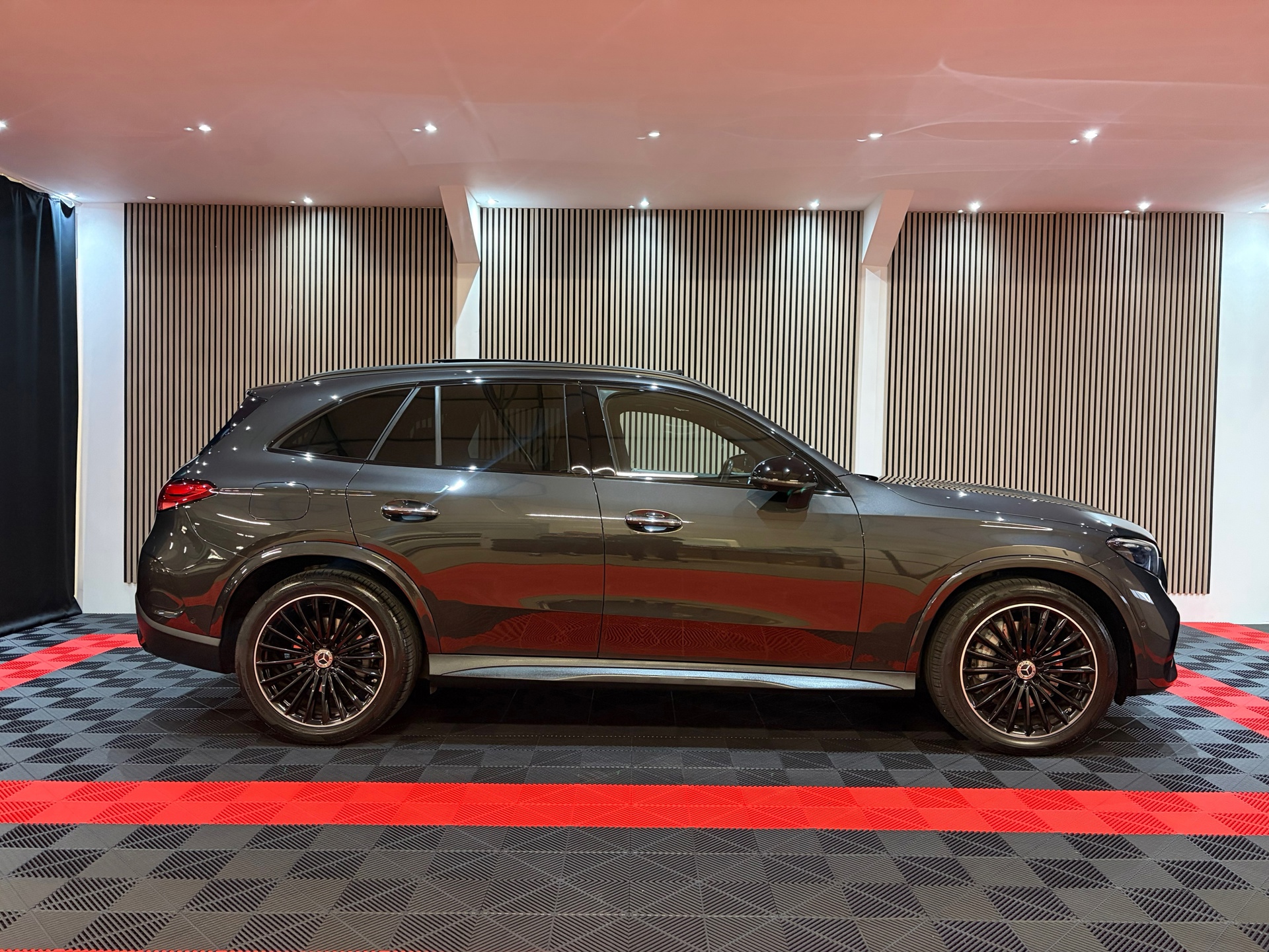 Mercedes-Benz GLC-klasse 300 4MATIC AMG Line (2023), foto 7