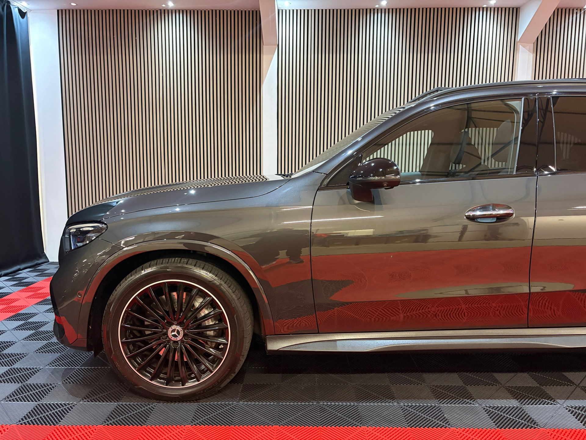 Mercedes-Benz GLC-klasse 300 4MATIC AMG Line (2023), foto 10