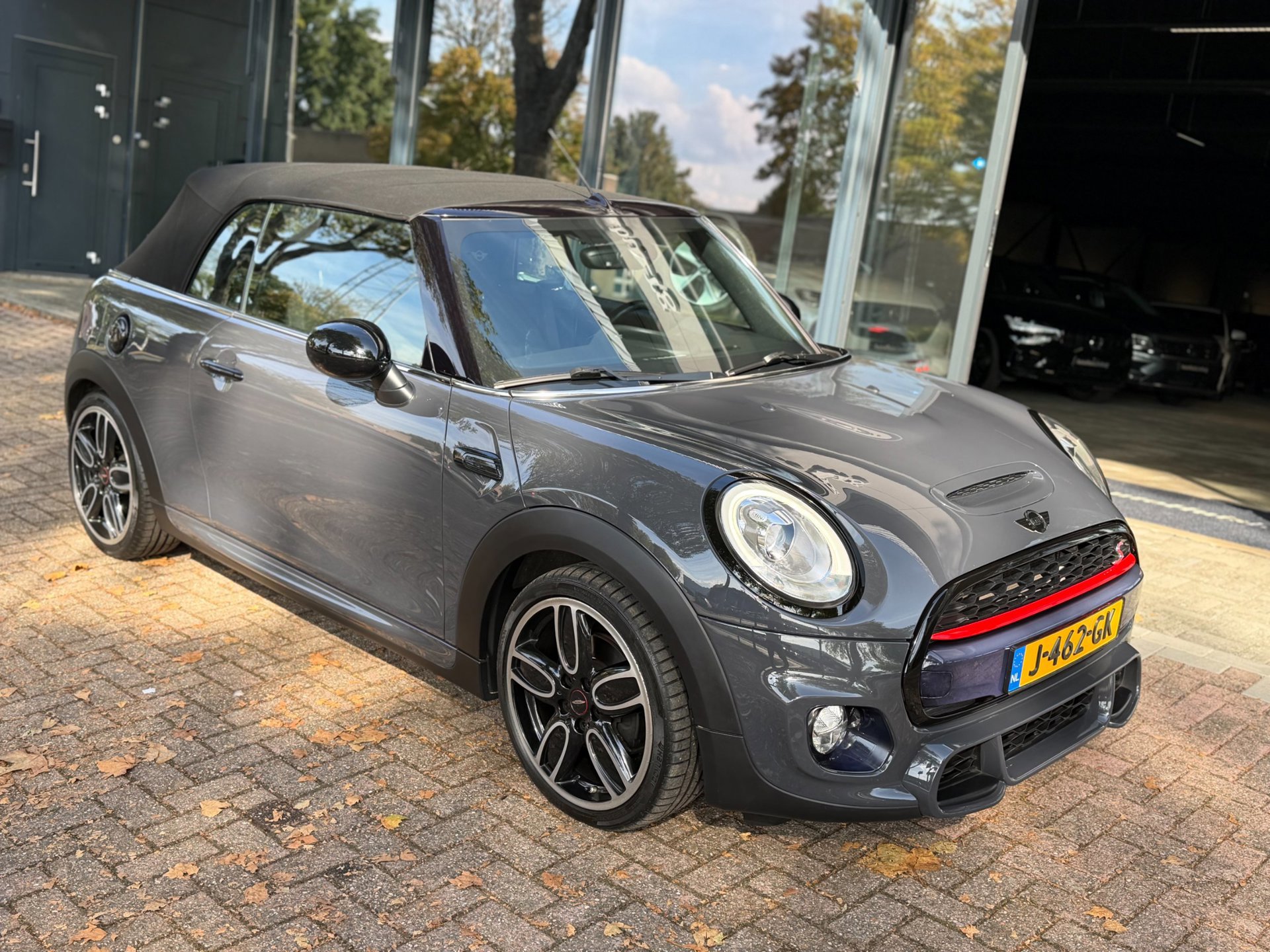 Mini Cabrio 2.0 Cooper S Chili Serious Business JCW (2017), foto 1
