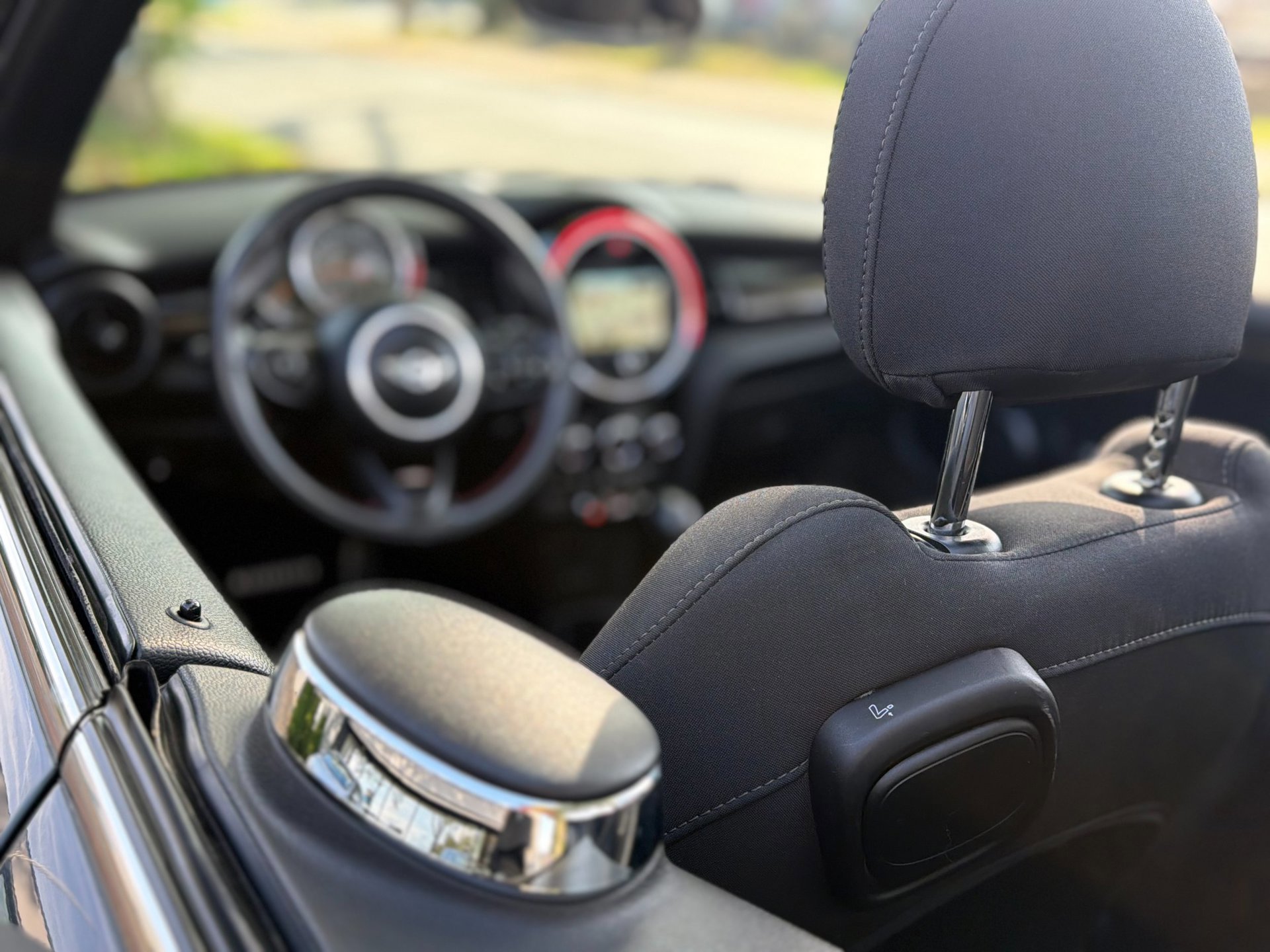 Mini Cabrio 2.0 Cooper S Chili Serious Business JCW (2017), foto 12