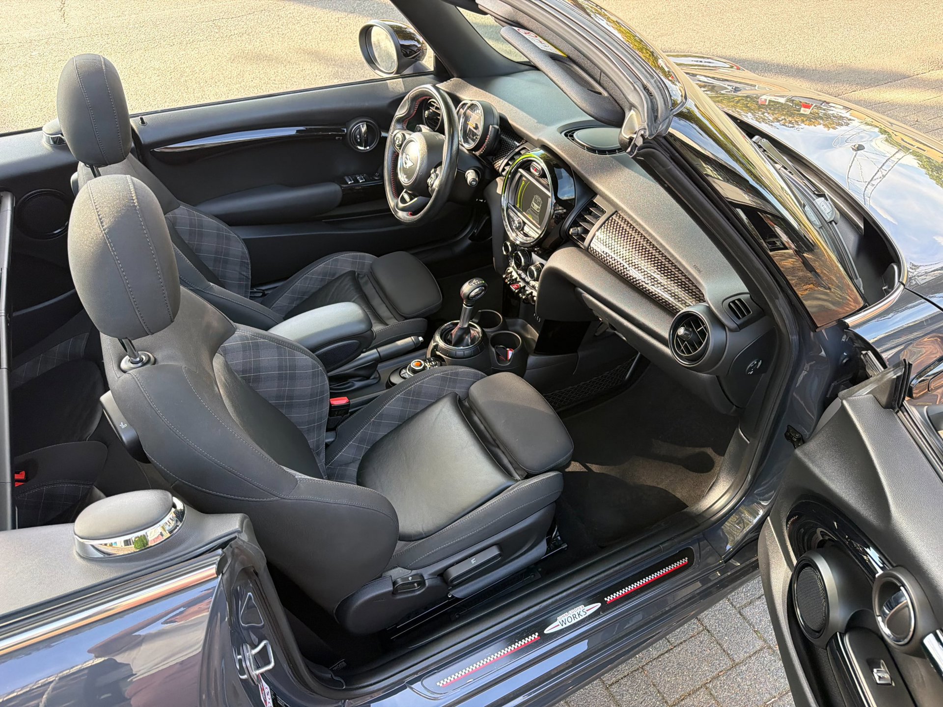 Mini Cabrio 2.0 Cooper S Chili Serious Business JCW (2017), foto 13