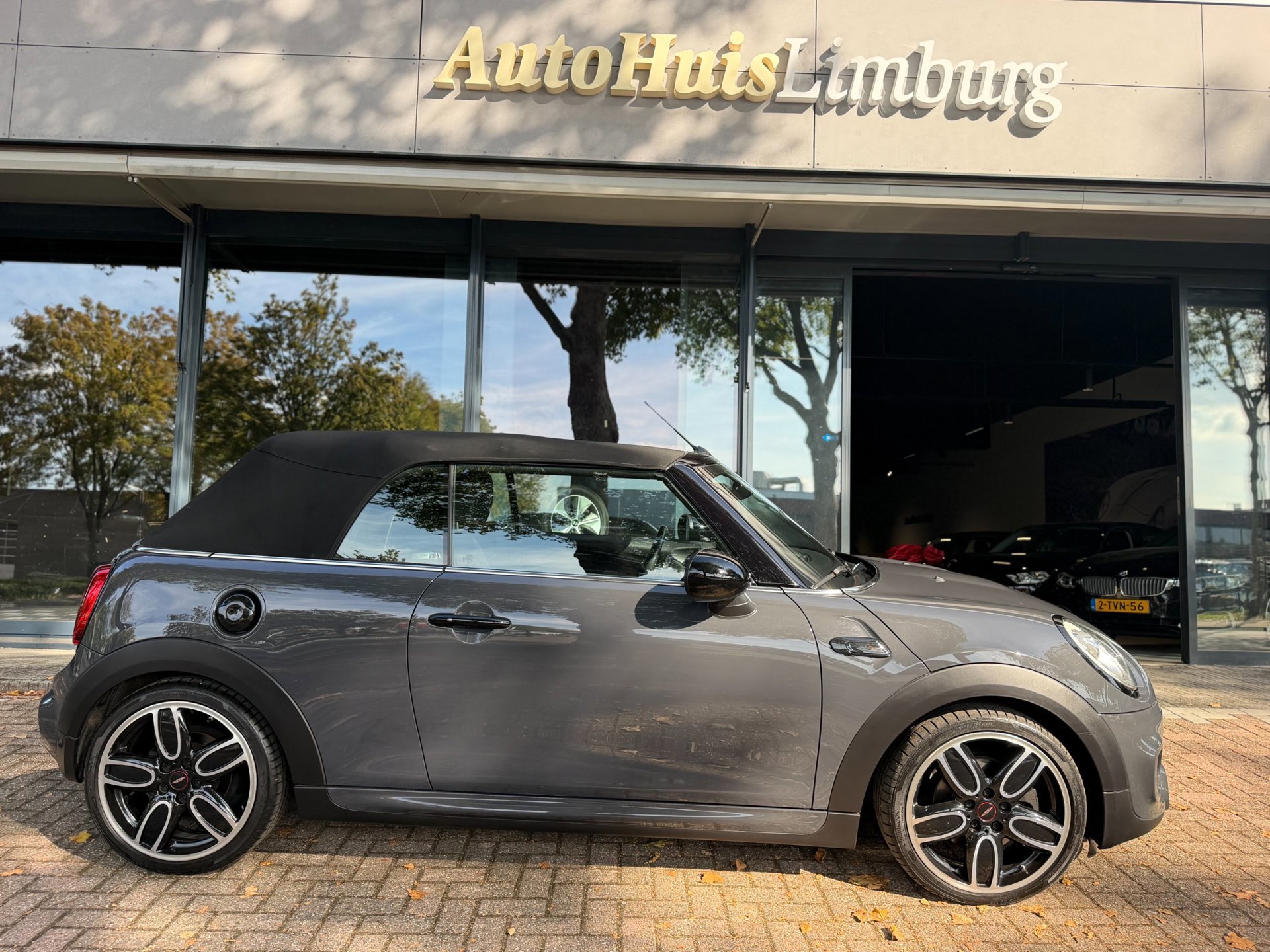 Mini Cabrio 2.0 Cooper S Chili Serious Business JCW (2017), foto 3