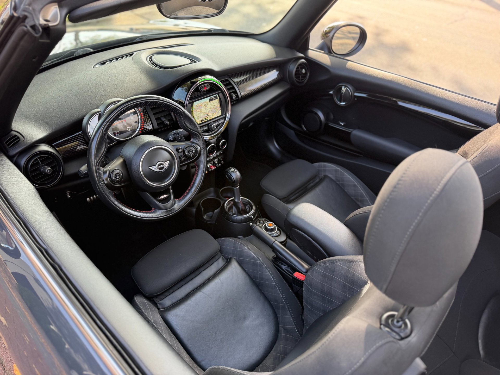 Mini Cabrio 2.0 Cooper S Chili Serious Business JCW (2017), foto 8