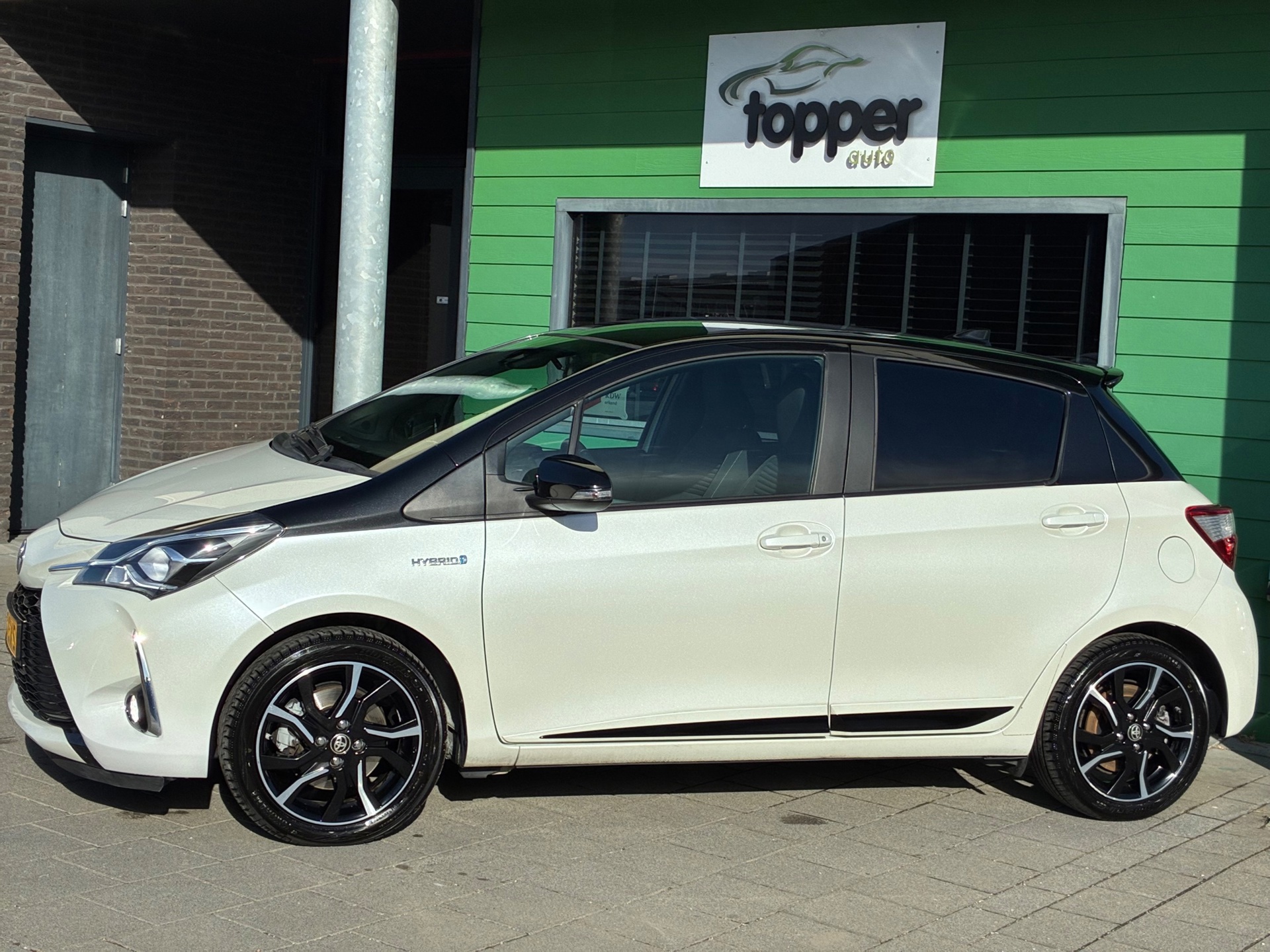 Toyota Yaris 1.5 Hybrid Bi-Tone (2018), foto 6