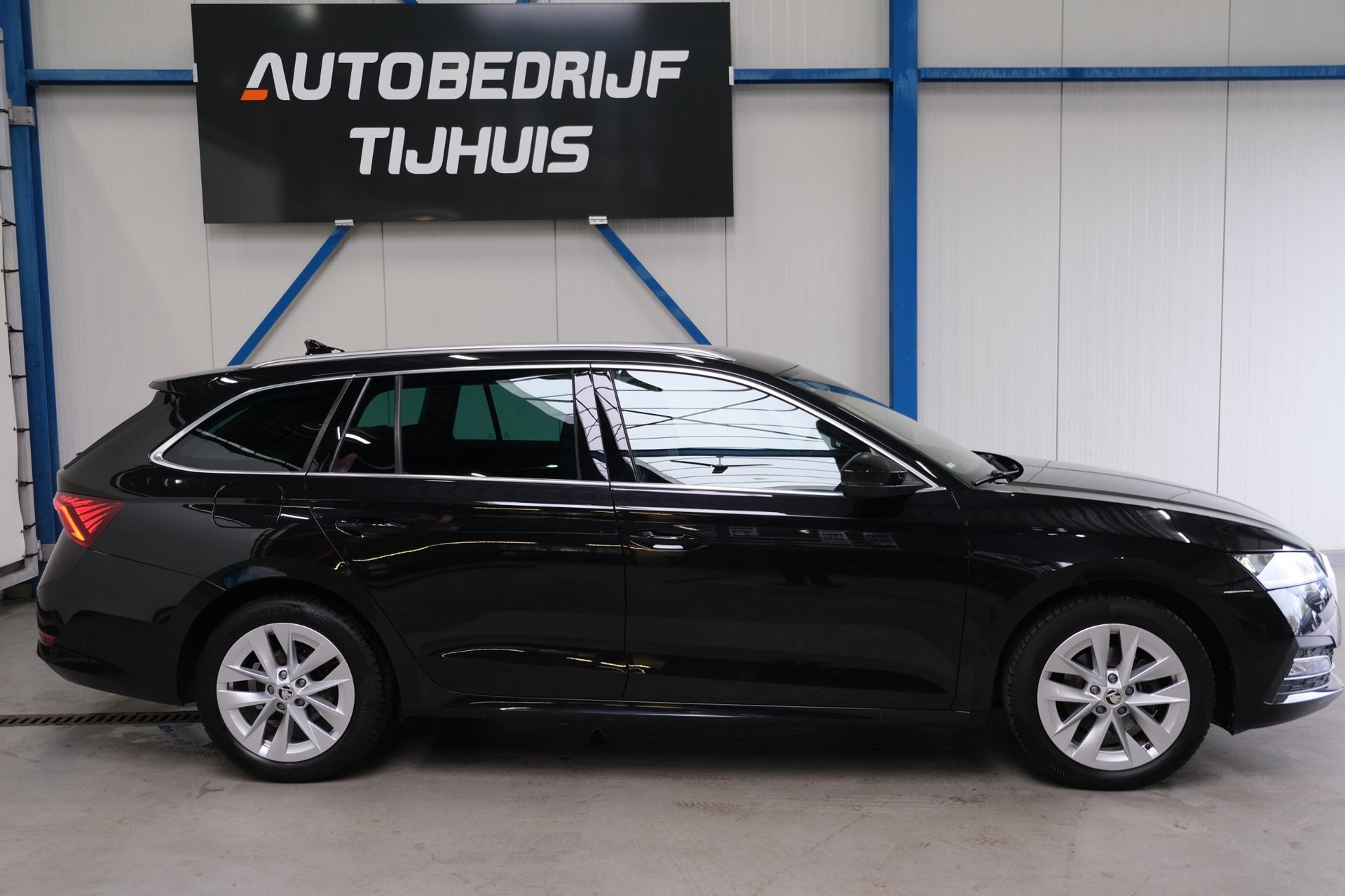 Skoda Octavia Combi 1.0 e-TSI Business Edition (2023), foto 2