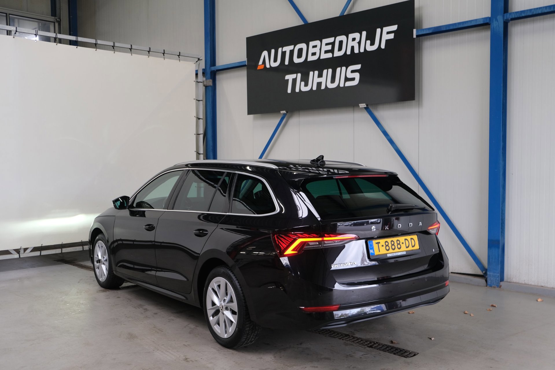 Skoda Octavia Combi 1.0 e-TSI Business Edition (2023), foto 4