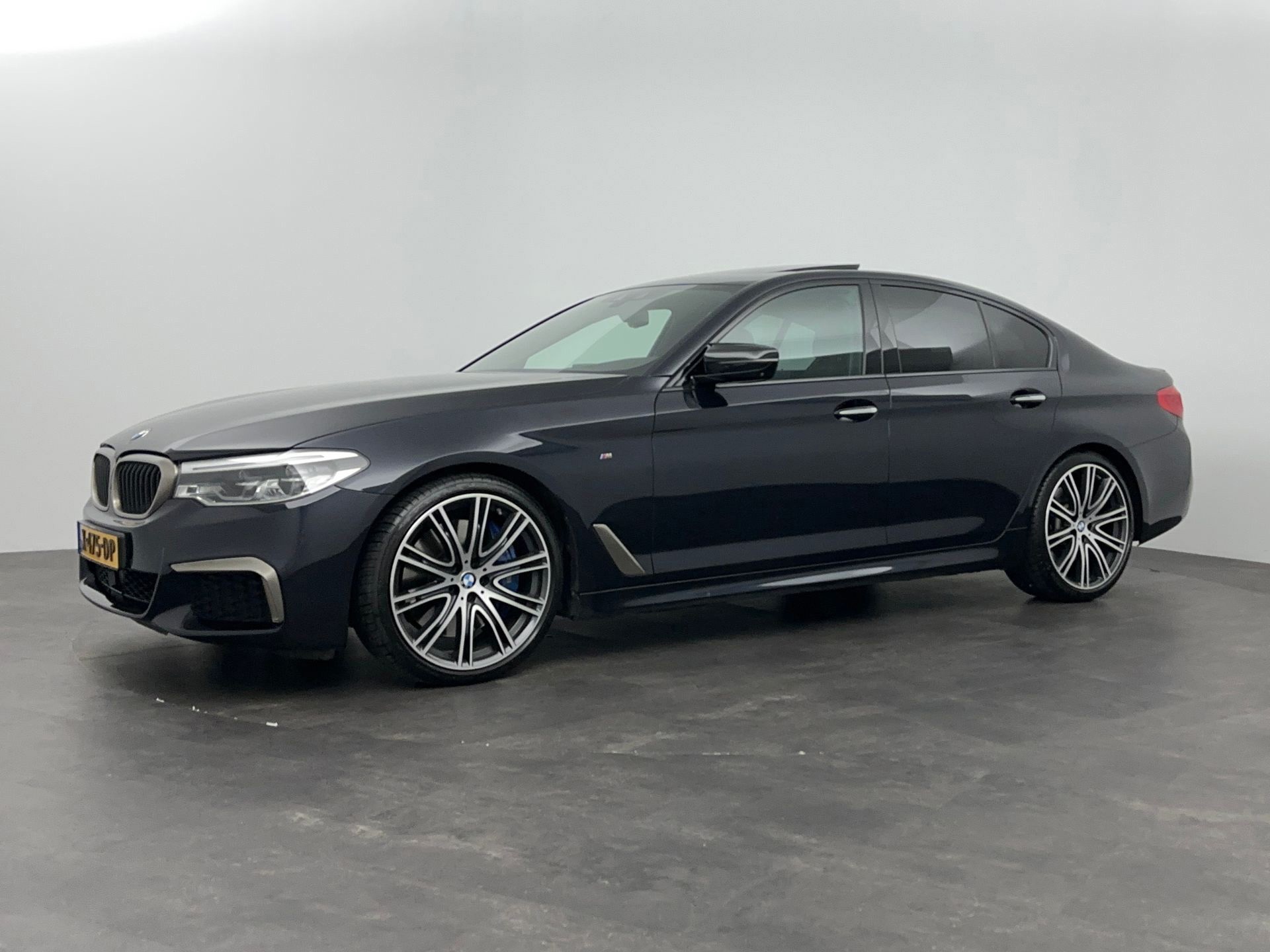 BMW 5-Serie M550i xDrive High Executive B&W Stoelkoeling 360 (2017), foto 2